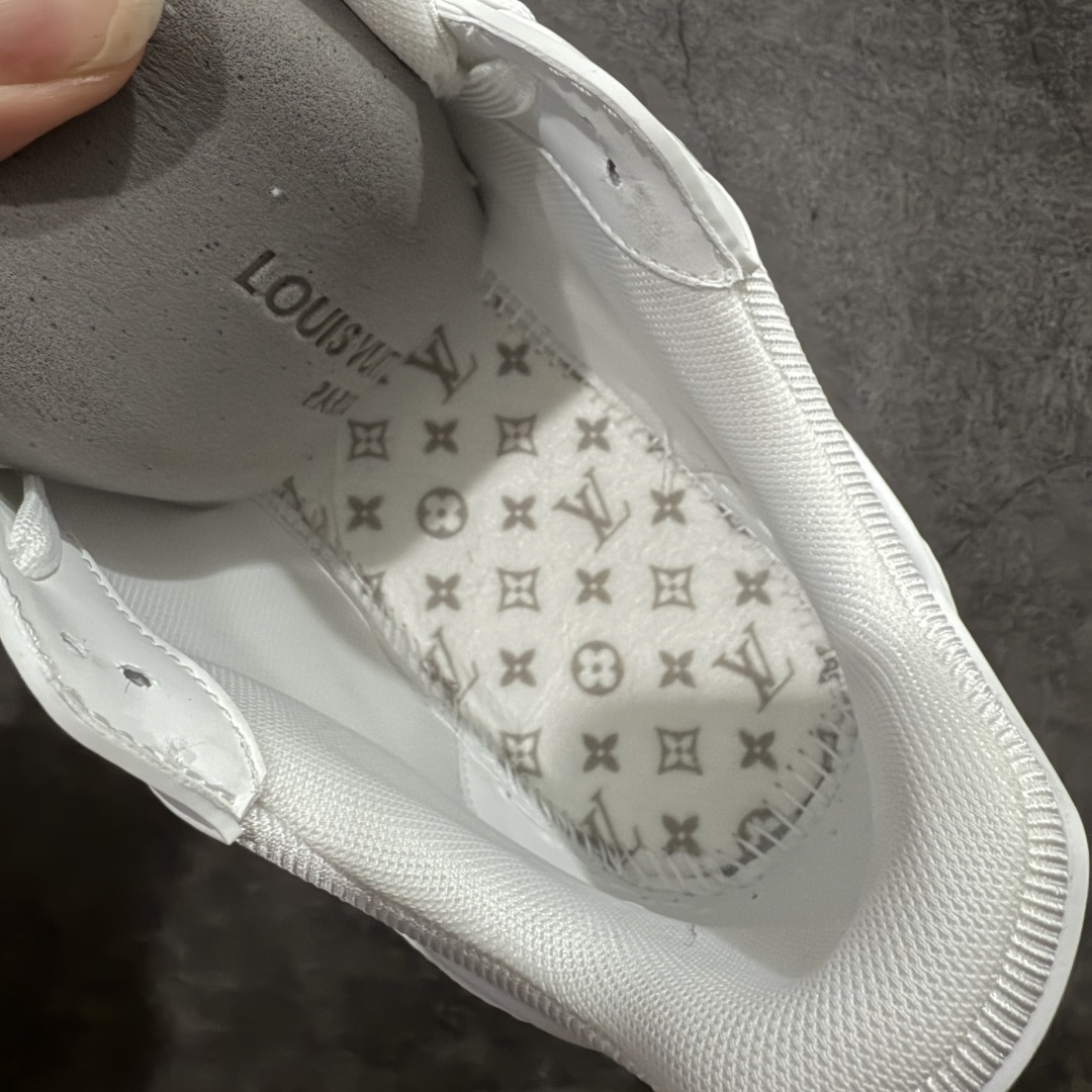 图片[9]-【PK纯原版】Louis Vuitton 路易威登 LV Trainer 低帮休闲板鞋 同步官方2025最新原版包装 海淘代购同渠道品质 高端零售 外贸充正专供 原版购入开发 ZP级全套包装 完美楦型 正确卡色 大底TPU 质感媲美原版 细节与原版一致 请注意区分市面通货材 尺码：39 40 41 42 43 44 45 46-选品中心