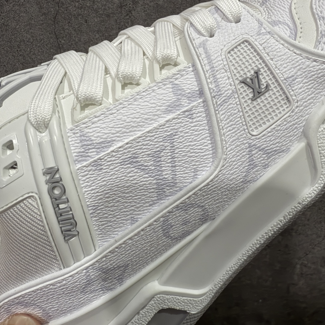 图片[4]-【PK纯原版】Louis Vuitton 路易威登 LV Trainer 低帮休闲板鞋 同步官方2025最新原版包装 海淘代购同渠道品质 高端零售 外贸充正专供 原版购入开发 ZP级全套包装 完美楦型 正确卡色 大底TPU 质感媲美原版 细节与原版一致 请注意区分市面通货材 尺码：39 40 41 42 43 44 45 46-选品中心