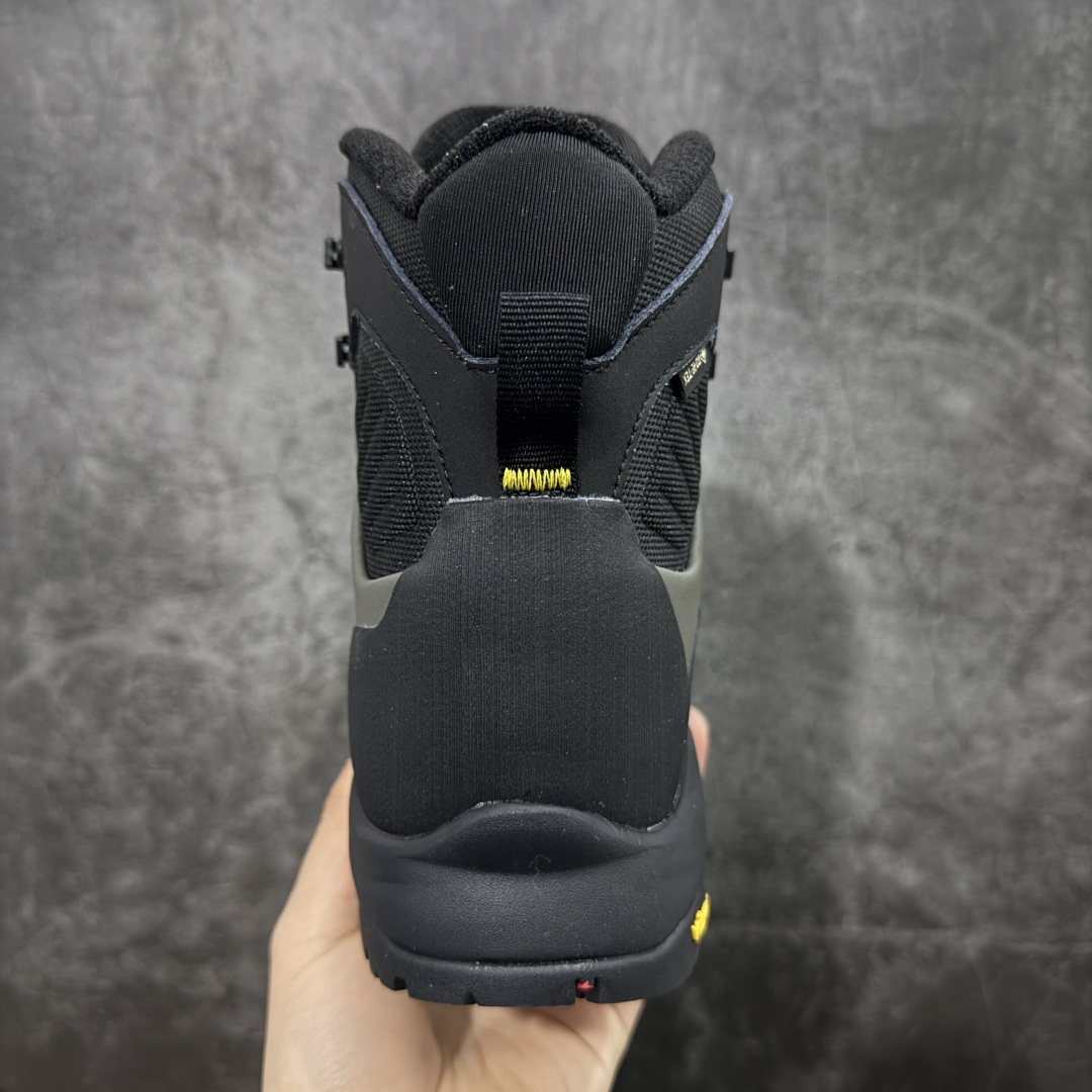 图片[4]-【莞产版本】TNF北面THE NORTH FACE Verto Alpine GORE-TEX® Boots 中帮 舒适 防滑耐磨 低帮 生活休闲鞋 男款 鞋底采用Vibram黄金大底 专门为鞋底设计的橡胶以出色的耐磨性 良好的防滑性或得不少户外运动爱好者的喜欢 专业户外登山品牌（北面）The North Face自1966年创立，由两位热爱登山徒步的年轻登山者于美西旧金山开创，不断透过研发与创新，并且将最先进的技术结合在服装与鞋款设计，生产多种外型帅气且专业能力非常强的户外运动装备而备受欢迎 尺码：40 41 42 43 44 45 46-选品中心