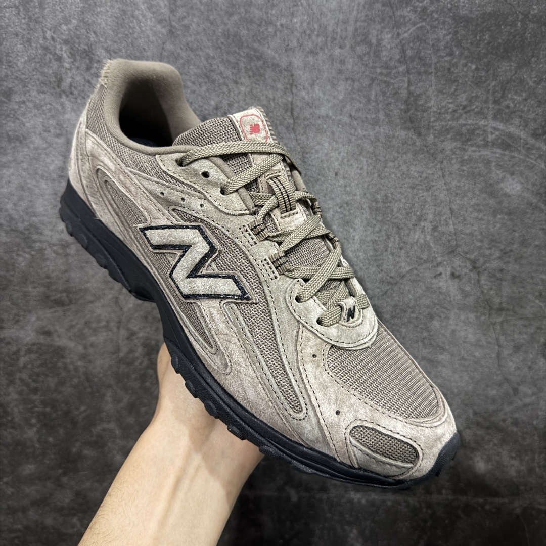 图片[3]-【纯原M版】BASKETCASE x New Balance U204L3K9 NB204L新百伦新款舒适百搭耐磨轻便低帮生活休闲鞋 男女同款 联名棕色 马年限定 原档数据独立私模大底 唯一正确三层组合大底 特高弹切片加持 百分百还原原鞋脚感 NB市场最强产物 防伪原标全套原楦原纸板原厂数据开发 全鞋电脑针车加持 原厂网布 原装进口头层翻毛皮料正确绒感卡色 正确中底拉帮中底网布细节 匠心打造 耗时两个月开发完成 工艺极其复杂难度可想而知 高端零售专供产物 尺码：36 37 37.5 38 38.5 39.5 40 40.5 41.5 42 42.5 43 44 44.5 45 45.5 46.5 47-选品中心
