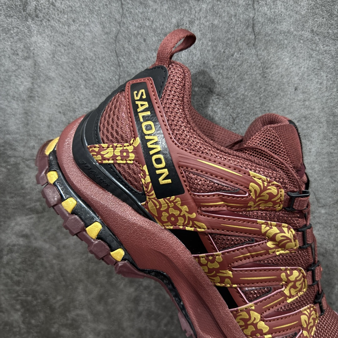 图片[7]-【纯原定制版】SALOMON XA Pro 3D 马年限定定制款 393322 萨洛蒙潮流越野机能户外功能鞋 纯原外贸平台特供订单 耗时半年巨作 全套原纸板楦头开发 原厂特供网布配套加持 确保原汁原味 完美呈现版型 原档数据独家私模五层组合大底 男女鞋同步官方开发 原装Ortholite轻量化鞋垫 中底布带钢印编号 原厂TPU锁扣 进口港宝加持 后跟自然饱满 还原公司包裹性 鞋面采用SENSIFT贴合技术 全方位贴合包裹脚型 鞋跟部鞋底牵引设计 提供强大的抓地性能 更适应野外崎岖不平的道路 其3D ADVANCED CHASSIS底盘 材料轻量大化 钉齿设计更具稳定性 防护性 鞋底易磨损区运用CONTAGRIP高耐磨材料 应对城市硬质路面长距离跑考验 尺码：36 36.5 37.5 38 38.5 39 40 40.5 41 42 42.5 43 44 44.5 45-选品中心