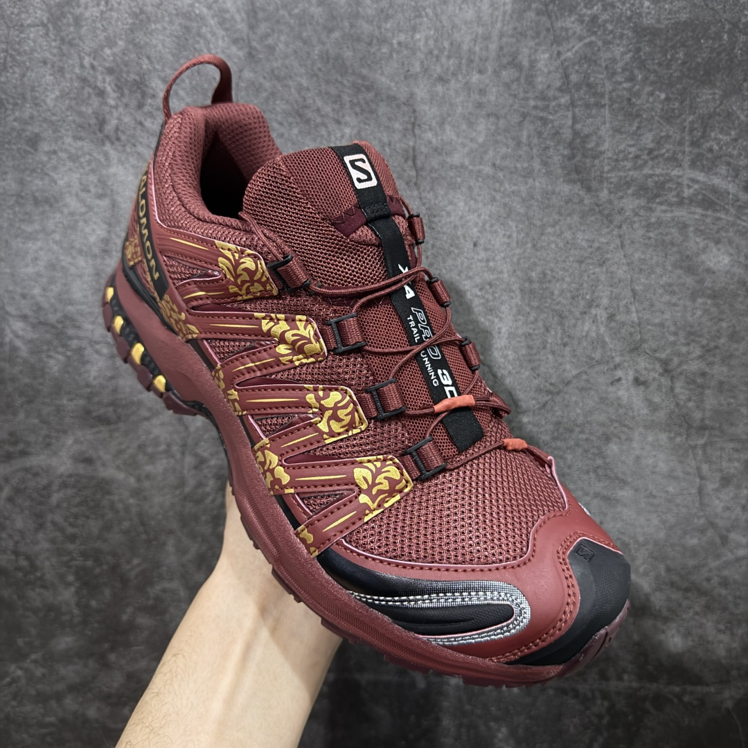 图片[3]-【纯原定制版】SALOMON XA Pro 3D 马年限定定制款 393322 萨洛蒙潮流越野机能户外功能鞋 纯原外贸平台特供订单 耗时半年巨作 全套原纸板楦头开发 原厂特供网布配套加持 确保原汁原味 完美呈现版型 原档数据独家私模五层组合大底 男女鞋同步官方开发 原装Ortholite轻量化鞋垫 中底布带钢印编号 原厂TPU锁扣 进口港宝加持 后跟自然饱满 还原公司包裹性 鞋面采用SENSIFT贴合技术 全方位贴合包裹脚型 鞋跟部鞋底牵引设计 提供强大的抓地性能 更适应野外崎岖不平的道路 其3D ADVANCED CHASSIS底盘 材料轻量大化 钉齿设计更具稳定性 防护性 鞋底易磨损区运用CONTAGRIP高耐磨材料 应对城市硬质路面长距离跑考验 尺码：36 36.5 37.5 38 38.5 39 40 40.5 41 42 42.5 43 44 44.5 45-选品中心