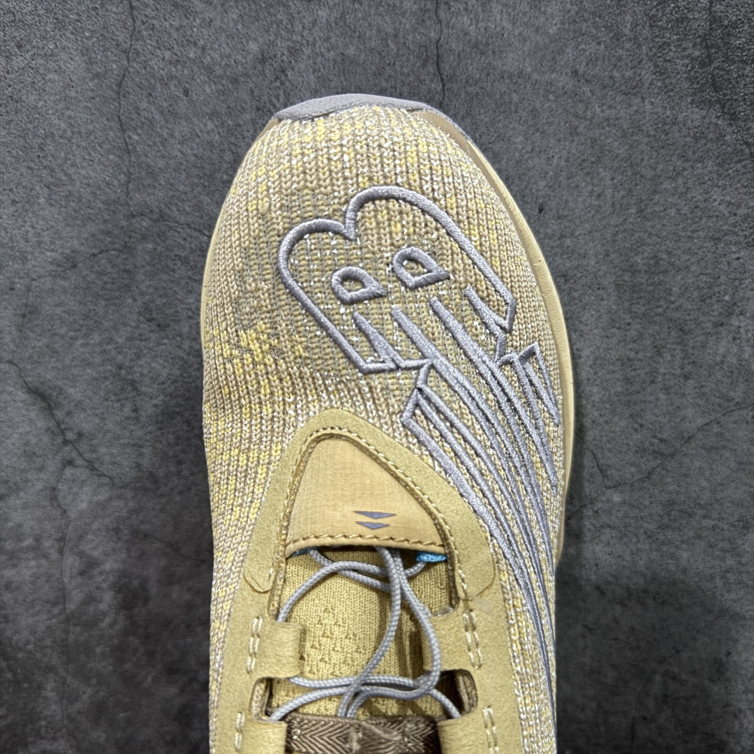 图片[5]-【纯原版】NB新百伦New Balance x Stone Island 石头岛联名 升级版系列低帮复古休闲运动慢跑鞋 纯原真碳版 男女鞋真标半码制 升级原楦开发纸版版型 采用长绒翻毛皮革组合网织物鞋面材质#全新4层组合独立私模大底 意大利机能时装品牌/石头岛Stone Island x NB新百伦New Balance❗️再度联乘重新演绎美式复古氛围！ 货号： MSRCXST 尺码：36 36.5 37.5 38 38.5 39.5 40 40.5 41.5 42 42.5 43 44 45-选品中心