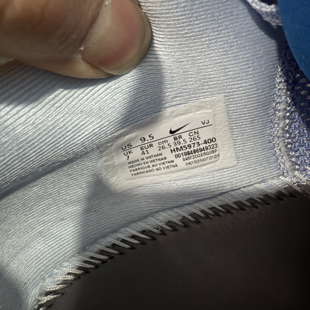 图片[9]-【XE纯原】NIKE VOMERO PREMIUM 全掌气垫缓震网面运动跑鞋 市场最强 没有之一 纯原生产线出品 原版开发 全部原材料 细节一比一打造 完美还原zp脚感 正确前后分离式两片纤维柱气垫 上下包裹超软弹泡棉 正确组合大底 区别市场通货 版型完美 鞋面材料同步原版1：1 全部原版开发校对 欢迎对比💪🏻 Nike 运用 Air技术专利，推出 Nike Pegasus Premium，沿用经典 Pegasus 系列产品深受跑者喜爱的缓震功能，并配置 Nike 首款可见式塑形 Air Zoom 气垫。 全掌可见的AirZoom首次在Pegasus系列中出现，模仿了Vaporfly的碳板曲线，增强了跑步时的流畅过渡。 货号：HM5973-400 尺码：36-46（半）-选品中心