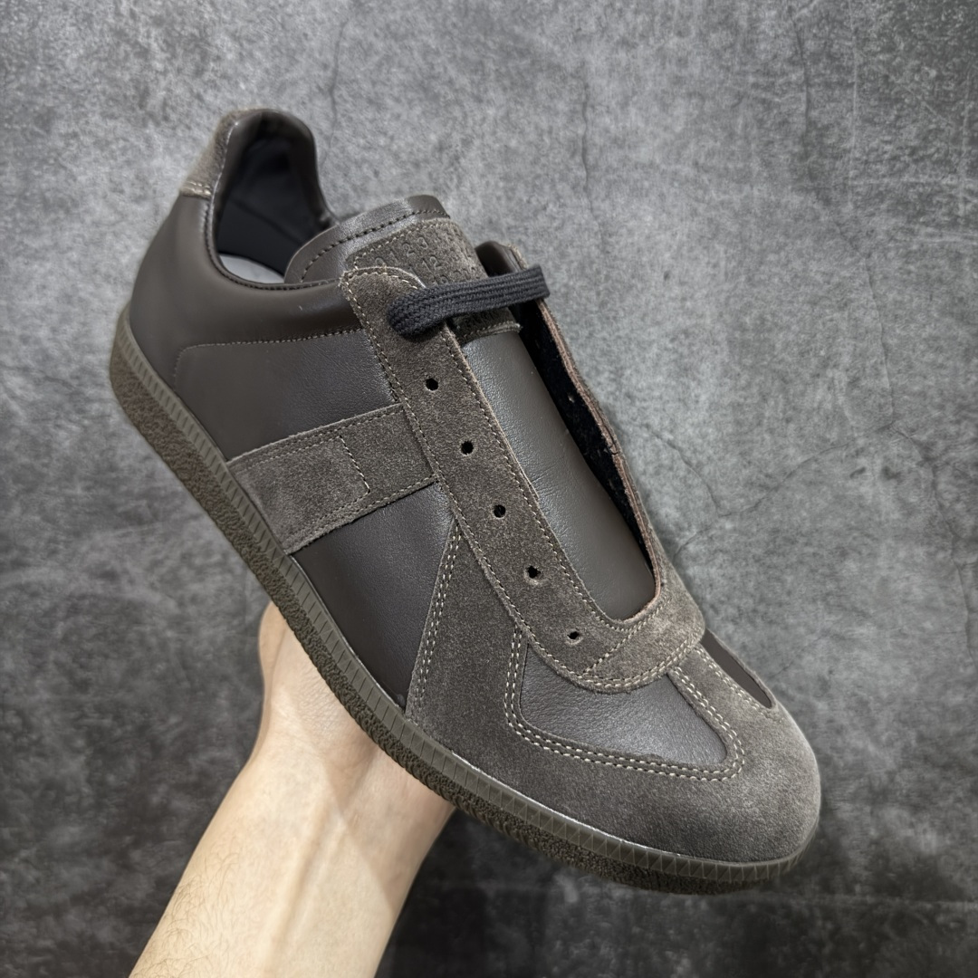 图片[3]-【ZOK纯原】Maison Margiela Calfskin Replica MM6 马吉拉复古低帮时尚德训鞋 私人订单打造 高端零售专供批次 全套原楦原纸板原厂数据开发 全鞋荧光划线卡点 胶水把控整洁度追求极致完美 多重QC质检 超越公司货的品控标准 实实在在的免检产品 原盒原配防尘袋购物卡 全网唯一正确0-23数字排版 一比一间距字体 内里全头层小羊皮 原版防滑鞋底设计 灰色翻毛牛皮 白色细纹贝利头层皮 依照原版逐帧开发 原装淡粉纸板中底带编号钢印 尺码：35 36 36.5 37 38 39 40 41 42 42.5 43 44 44.5 45-选品中心