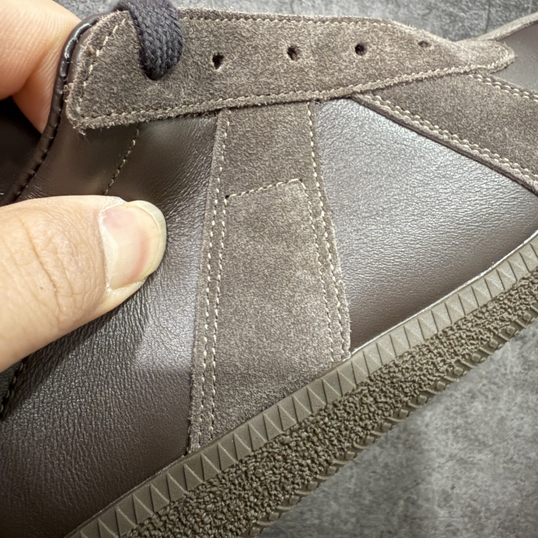 图片[4]-【ZOK纯原】Maison Margiela Calfskin Replica MM6 马吉拉复古低帮时尚德训鞋 私人订单打造 高端零售专供批次 全套原楦原纸板原厂数据开发 全鞋荧光划线卡点 胶水把控整洁度追求极致完美 多重QC质检 超越公司货的品控标准 实实在在的免检产品 原盒原配防尘袋购物卡 全网唯一正确0-23数字排版 一比一间距字体 内里全头层小羊皮 原版防滑鞋底设计 灰色翻毛牛皮 白色细纹贝利头层皮 依照原版逐帧开发 原装淡粉纸板中底带编号钢印 尺码：35 36 36.5 37 38 39 40 41 42 42.5 43 44 44.5 45-选品中心