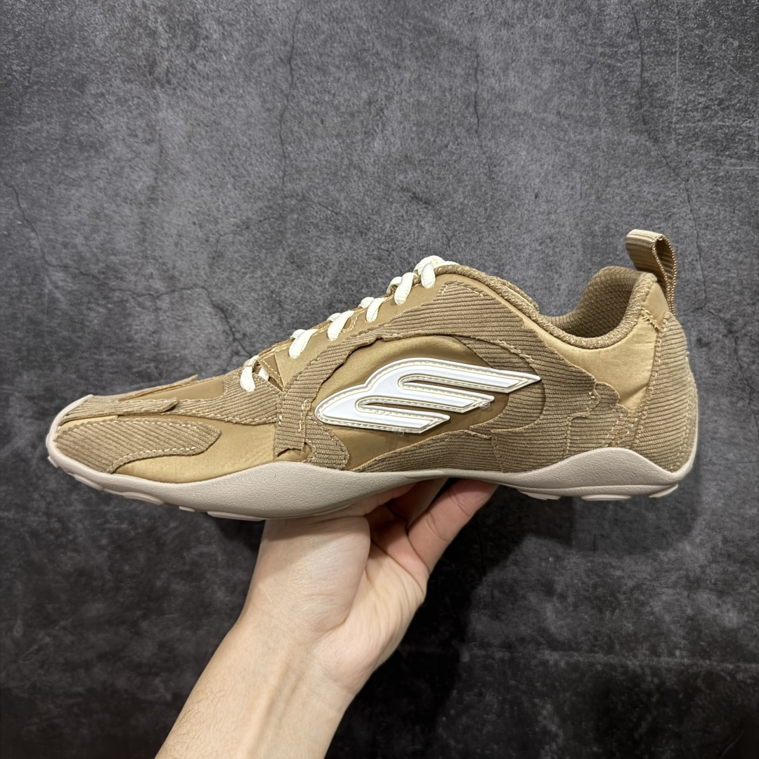 图片[2]-【XA版本】Balenciaga 巴黎世家 21代 Monday Ultra 棕白色 巴黎新款 鞋面主体采用特制聚酯纤维，同时搭配织物点缀，时尚耐看，无论是运动风还是日常搭配，穿起来都自带气场，走哪都吸晴。 尺码：35-46全码出货，♨️偏大一个尺码！-选品中心