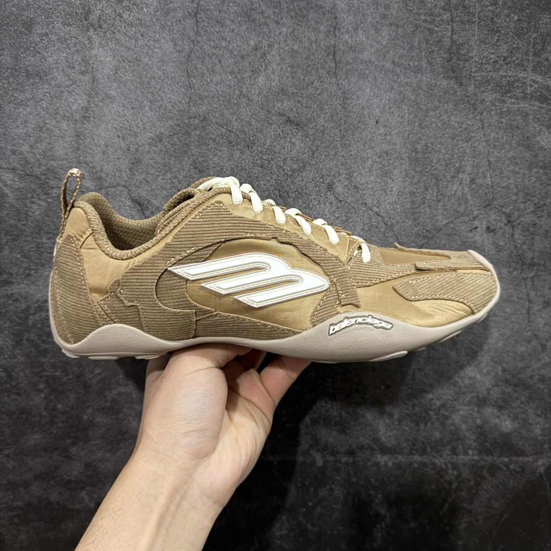 【XA版本】Balenciaga 巴黎世家 21代 Monday Ultra 棕白色 巴黎新款 鞋面主体采用特制聚酯纤维,同时搭配织物点缀,时尚耐看,无论是运动风还是日常搭配,穿起来都自带气场,走哪都吸晴。 尺码:35-46全码出货,♨️偏大一个尺码!-选品中心