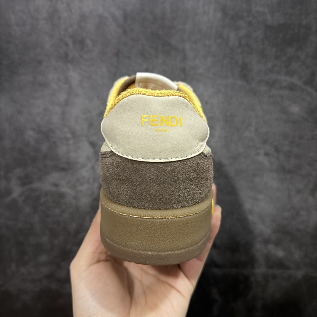 图片[4]-【YS纯原】广奢高端货 FENDI芬迪 Match 绒面皮革 压纹系带 男女同款 黑白红底经典款 ✦ 官方同源渠道 · 原装订单 ✦ 专柜全套包装＋原装配件齐全 ✦ 鞋底内置核心防伪芯片 · 可感应 ✦ FENDI Match 最新爆款情侣款板鞋 ✦ 高工艺无缝细空胶技术 ✦ 贴楦误差仅 0.05mm ✦ 固特异内外锁死工艺 ✦ 最大弯折也不开胶 · 环保无异味 ✦ 麂皮＋胶片拼接鞋面，质感更高级 ✦ Logo内里使用毛巾绒MX，脚感细腻温柔 尺码：35-46-选品中心