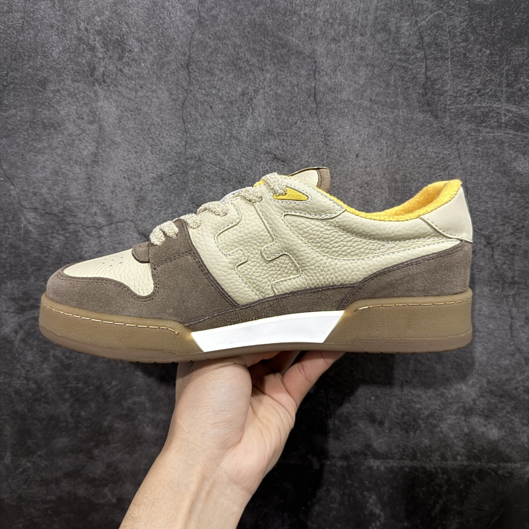 图片[2]-【YS纯原】广奢高端货 FENDI芬迪 Match 绒面皮革 压纹系带 男女同款 黑白红底经典款 ✦ 官方同源渠道 · 原装订单 ✦ 专柜全套包装＋原装配件齐全 ✦ 鞋底内置核心防伪芯片 · 可感应 ✦ FENDI Match 最新爆款情侣款板鞋 ✦ 高工艺无缝细空胶技术 ✦ 贴楦误差仅 0.05mm ✦ 固特异内外锁死工艺 ✦ 最大弯折也不开胶 · 环保无异味 ✦ 麂皮＋胶片拼接鞋面，质感更高级 ✦ Logo内里使用毛巾绒MX，脚感细腻温柔 尺码：35-46-选品中心