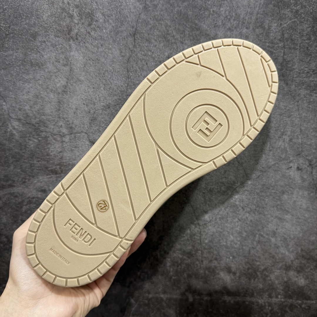 图片[9]-【YS纯原】广奢高端货 FENDI芬迪 Match 绒面皮革 压纹系带 男女同款 黑白红底经典款 ✦ 官方同源渠道 · 原装订单 ✦ 专柜全套包装＋原装配件齐全 ✦ 鞋底内置核心防伪芯片 · 可感应 ✦ FENDI Match 最新爆款情侣款板鞋 ✦ 高工艺无缝细空胶技术 ✦ 贴楦误差仅 0.05mm ✦ 固特异内外锁死工艺 ✦ 最大弯折也不开胶 · 环保无异味 ✦ 麂皮＋胶片拼接鞋面，质感更高级 ✦ Logo内里使用毛巾绒MX，脚感细腻温柔 尺码：35-46-选品中心