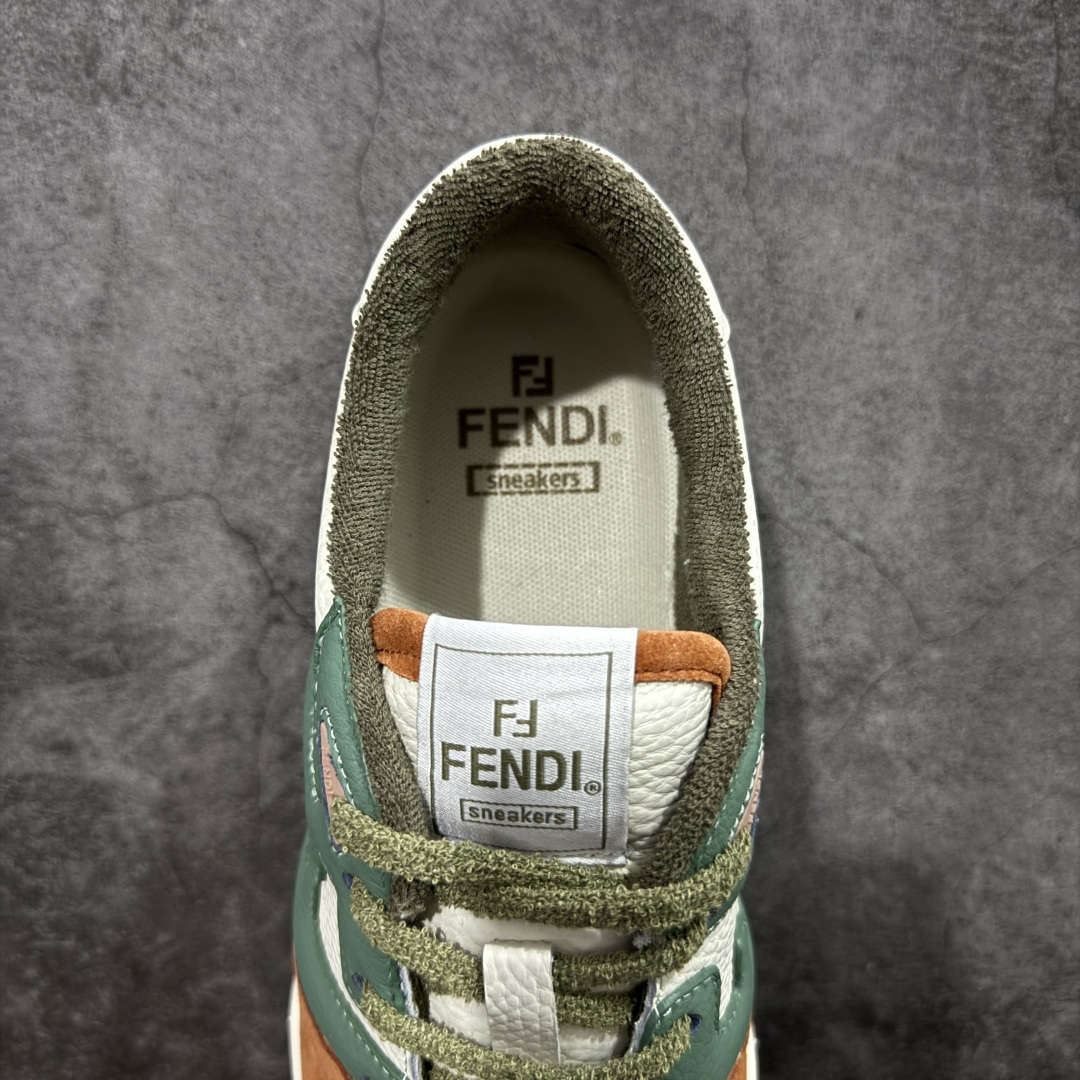 图片[8]-【YS纯原】广奢高端货 FENDI芬迪 Match 绒面皮革 压纹系带 男女同款 黑白红底经典款 ✦ 官方同源渠道 · 原装订单 ✦ 专柜全套包装＋原装配件齐全 ✦ 鞋底内置核心防伪芯片 · 可感应 ✦ FENDI Match 最新爆款情侣款板鞋 ✦ 高工艺无缝细空胶技术 ✦ 贴楦误差仅 0.05mm ✦ 固特异内外锁死工艺 ✦ 最大弯折也不开胶 · 环保无异味 ✦ 麂皮＋胶片拼接鞋面，质感更高级 ✦ Logo内里使用毛巾绒MX，脚感细腻温柔 尺码：35-46-选品中心