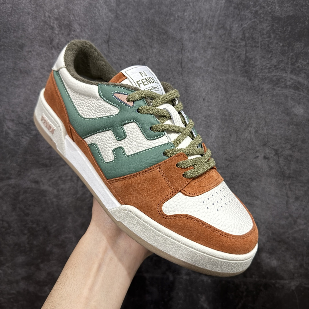 图片[3]-【YS纯原】广奢高端货 FENDI芬迪 Match 绒面皮革 压纹系带 男女同款 黑白红底经典款 ✦ 官方同源渠道 · 原装订单 ✦ 专柜全套包装＋原装配件齐全 ✦ 鞋底内置核心防伪芯片 · 可感应 ✦ FENDI Match 最新爆款情侣款板鞋 ✦ 高工艺无缝细空胶技术 ✦ 贴楦误差仅 0.05mm ✦ 固特异内外锁死工艺 ✦ 最大弯折也不开胶 · 环保无异味 ✦ 麂皮＋胶片拼接鞋面，质感更高级 ✦ Logo内里使用毛巾绒MX，脚感细腻温柔 尺码：35-46-选品中心