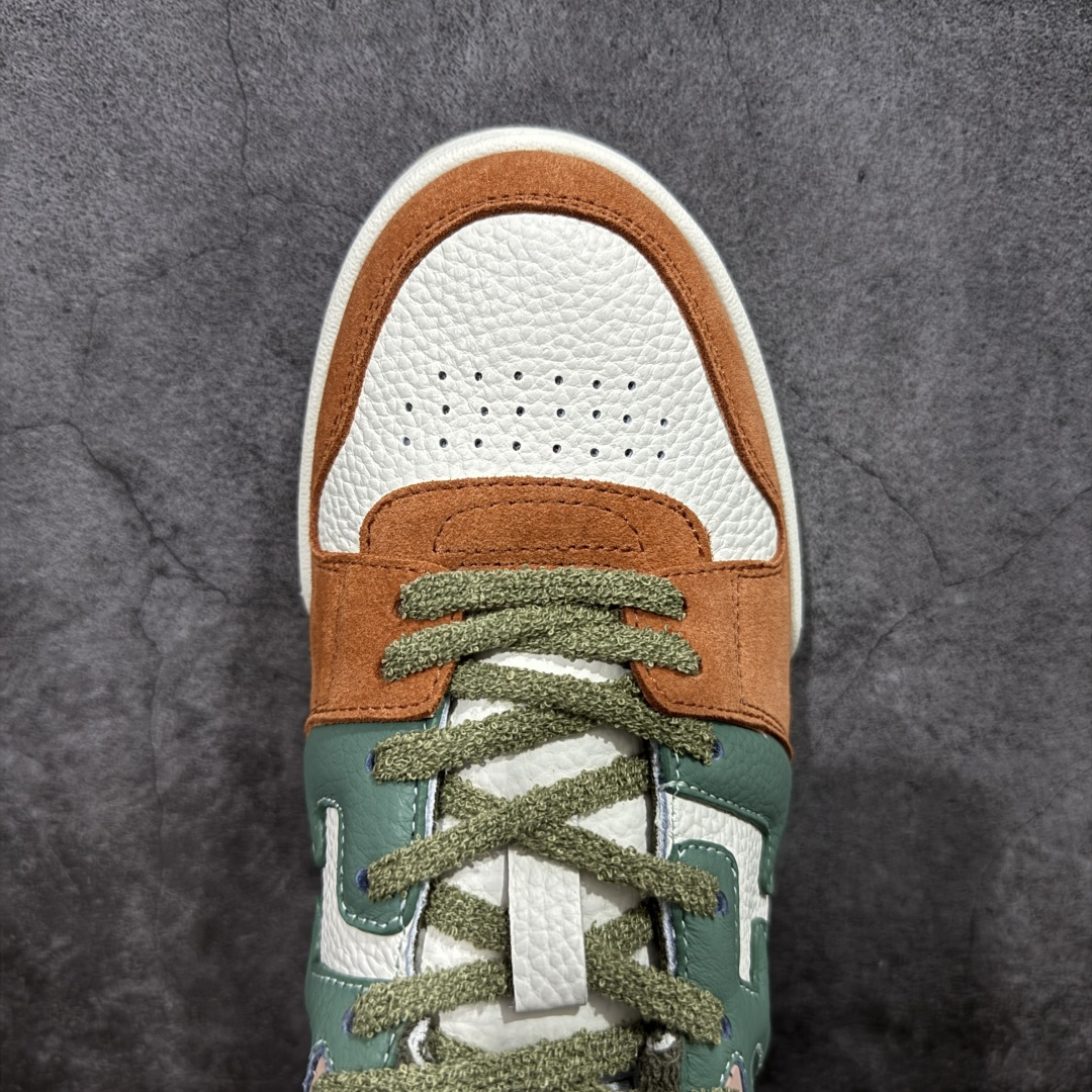 图片[5]-【YS纯原】广奢高端货 FENDI芬迪 Match 绒面皮革 压纹系带 男女同款 黑白红底经典款 ✦ 官方同源渠道 · 原装订单 ✦ 专柜全套包装＋原装配件齐全 ✦ 鞋底内置核心防伪芯片 · 可感应 ✦ FENDI Match 最新爆款情侣款板鞋 ✦ 高工艺无缝细空胶技术 ✦ 贴楦误差仅 0.05mm ✦ 固特异内外锁死工艺 ✦ 最大弯折也不开胶 · 环保无异味 ✦ 麂皮＋胶片拼接鞋面，质感更高级 ✦ Logo内里使用毛巾绒MX，脚感细腻温柔 尺码：35-46-选品中心