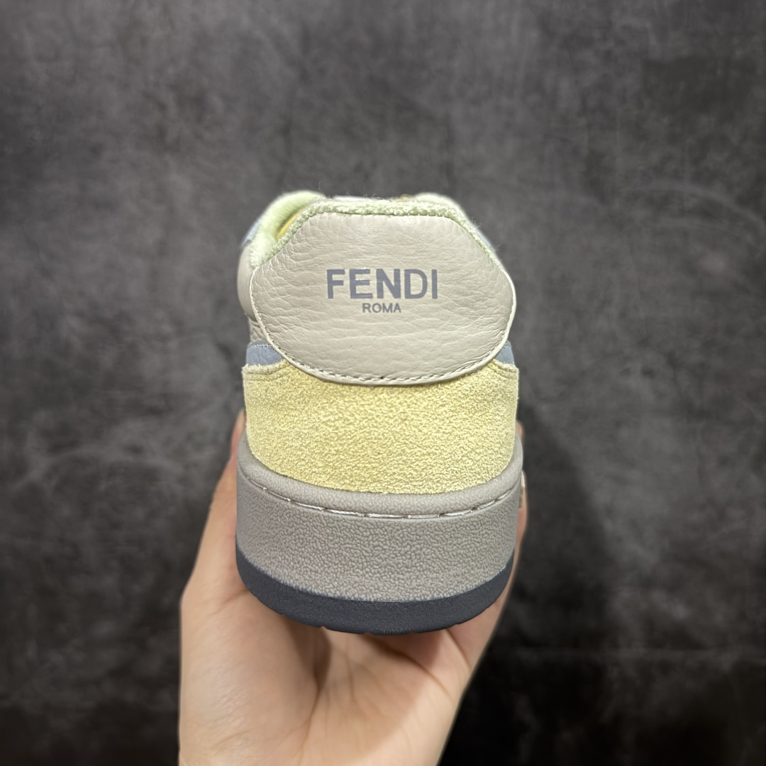 图片[4]-【YS纯原】广奢高端货 FENDI芬迪 Match 绒面皮革 压纹系带 男女同款 黑白红底经典款 ✦ 官方同源渠道 · 原装订单 ✦ 专柜全套包装＋原装配件齐全 ✦ 鞋底内置核心防伪芯片 · 可感应 ✦ FENDI Match 最新爆款情侣款板鞋 ✦ 高工艺无缝细空胶技术 ✦ 贴楦误差仅 0.05mm ✦ 固特异内外锁死工艺 ✦ 最大弯折也不开胶 · 环保无异味 ✦ 麂皮＋胶片拼接鞋面，质感更高级 ✦ Logo内里使用毛巾绒MX，脚感细腻温柔 尺码：35-46-选品中心