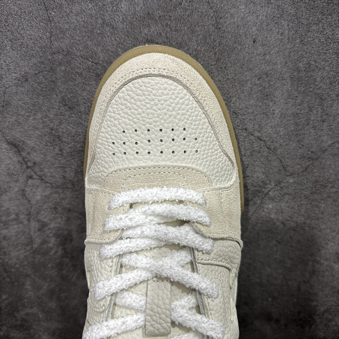 图片[5]-【YS纯原】广奢高端货 FENDI芬迪 Match 绒面皮革 压纹系带 男女同款 黑白红底经典款 ✦ 官方同源渠道 · 原装订单 ✦ 专柜全套包装＋原装配件齐全 ✦ 鞋底内置核心防伪芯片 · 可感应 ✦ FENDI Match 最新爆款情侣款板鞋 ✦ 高工艺无缝细空胶技术 ✦ 贴楦误差仅 0.05mm ✦ 固特异内外锁死工艺 ✦ 最大弯折也不开胶 · 环保无异味 ✦ 麂皮＋胶片拼接鞋面，质感更高级 ✦ Logo内里使用毛巾绒MX，脚感细腻温柔 尺码：35-46-选品中心