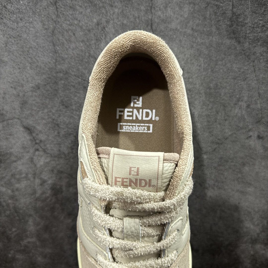 图片[8]-【YS纯原】广奢高端货 FENDI芬迪 Match 绒面皮革 压纹系带 男女同款 黑白红底经典款 ✦ 官方同源渠道 · 原装订单 ✦ 专柜全套包装＋原装配件齐全 ✦ 鞋底内置核心防伪芯片 · 可感应 ✦ FENDI Match 最新爆款情侣款板鞋 ✦ 高工艺无缝细空胶技术 ✦ 贴楦误差仅 0.05mm ✦ 固特异内外锁死工艺 ✦ 最大弯折也不开胶 · 环保无异味 ✦ 麂皮＋胶片拼接鞋面，质感更高级 ✦ Logo内里使用毛巾绒MX，脚感细腻温柔 尺码：35-46-选品中心