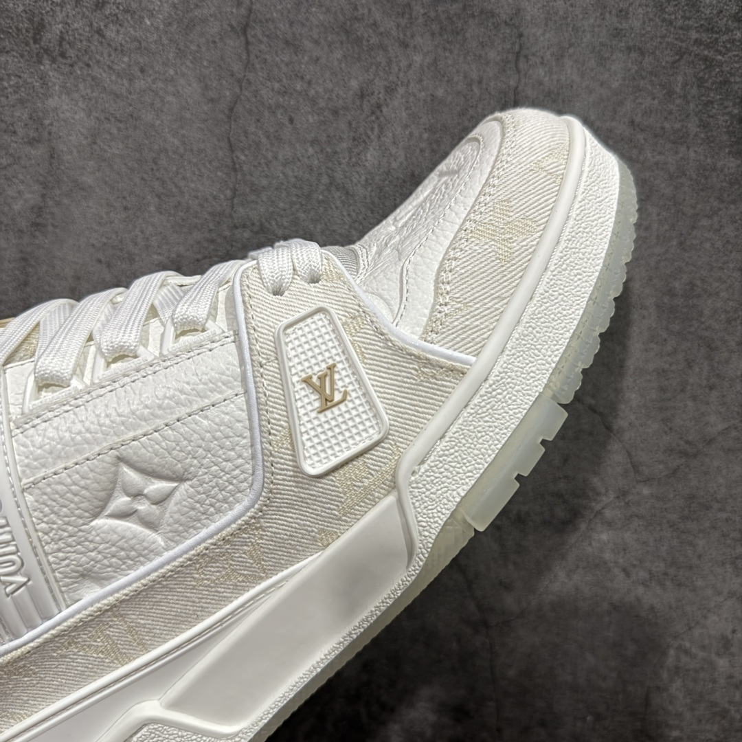 图片[6]-【天花板/Goat版】 市场最强版 没有之一的存在💪🏻 Louis Vuitton LV Trainer 系列全新版上架 手里有正品的可以对比下🆚懂货的看细节‼️ 此版品质是市场从未达到的新高度！ 整体版型 皮料 牛仔布的色差 压花纹路清晰度 后跟版型等等 都可以自行对比[机智]吊打市场所有货，怒甩十条街的那种，直接来正品对比图🆚，欢迎拿市场各大工厂的货来对比！ 尺码：35-45码-选品中心