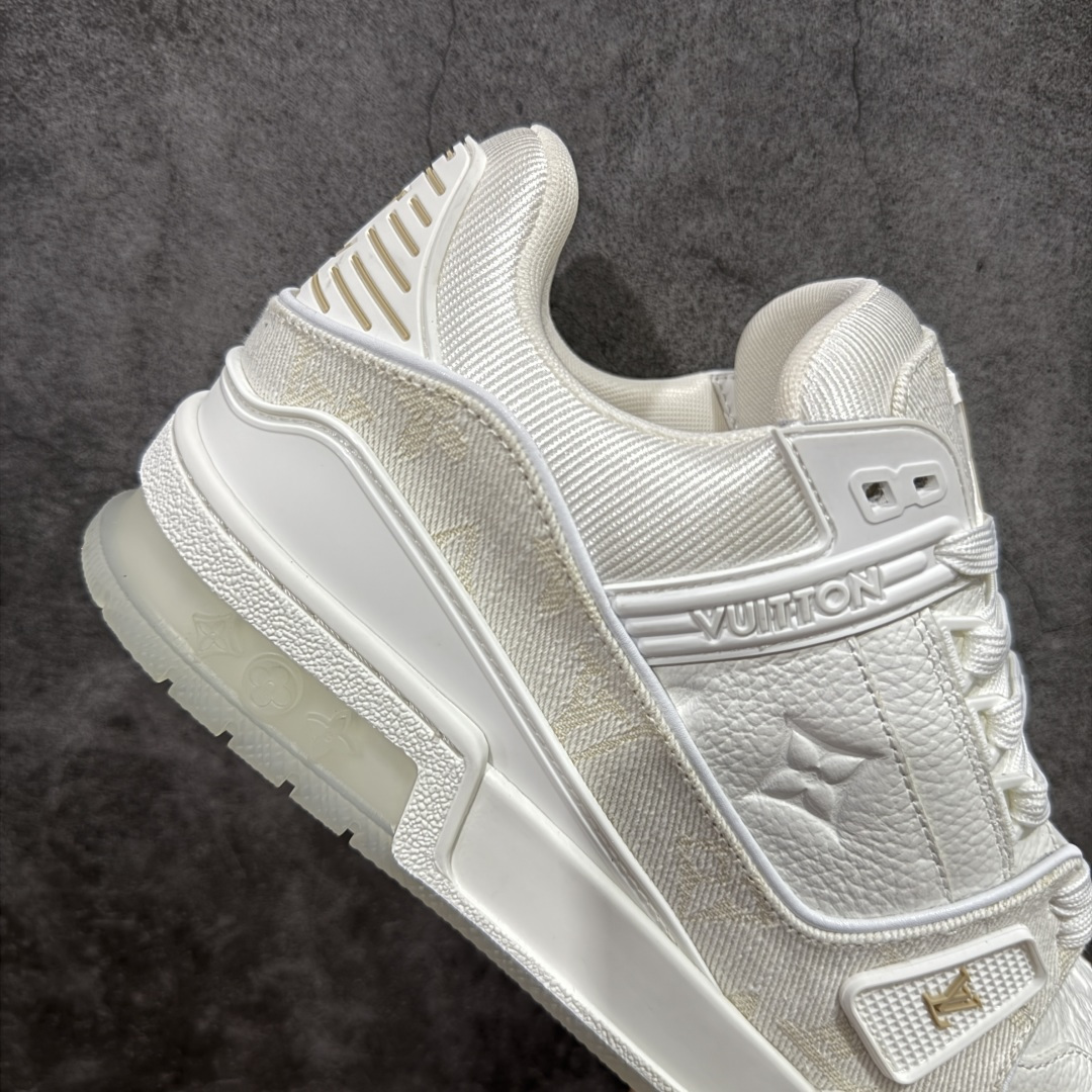 图片[7]-【天花板/Goat版】 市场最强版 没有之一的存在💪🏻 Louis Vuitton LV Trainer 系列全新版上架 手里有正品的可以对比下🆚懂货的看细节‼️ 此版品质是市场从未达到的新高度！ 整体版型 皮料 牛仔布的色差 压花纹路清晰度 后跟版型等等 都可以自行对比[机智]吊打市场所有货，怒甩十条街的那种，直接来正品对比图🆚，欢迎拿市场各大工厂的货来对比！ 尺码：35-45码-选品中心