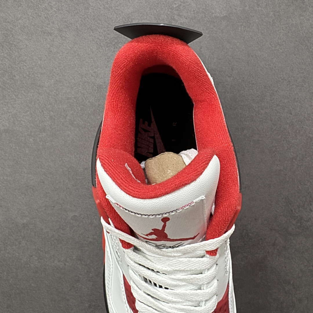 图片[7]-【公司级】Air Jordan 4 Retro \”Fire Red\” 白红复刻 AJ4 乔丹4代 aj4 乔4 白红 乔丹篮球鞋系列 鞋身采用白色皮革为主，辅以红色细节点缀，呈现出经典的芝加哥配色；搭配红色鞋带扣，简约又百搭；标志性鞋舌JJumpman Logo辅以红色点缀，提升奢华质感；白色的鞋带与黑色网状结构，十分完美；后跟Nike Swoosh Logo以红色呈现，最后以白黑中底搭配灰红橡胶外底及黑色迷你Nike Swoosh Logos完善整体设计收尾。 货号：DC7770-160 尺码：36～47B-选品中心