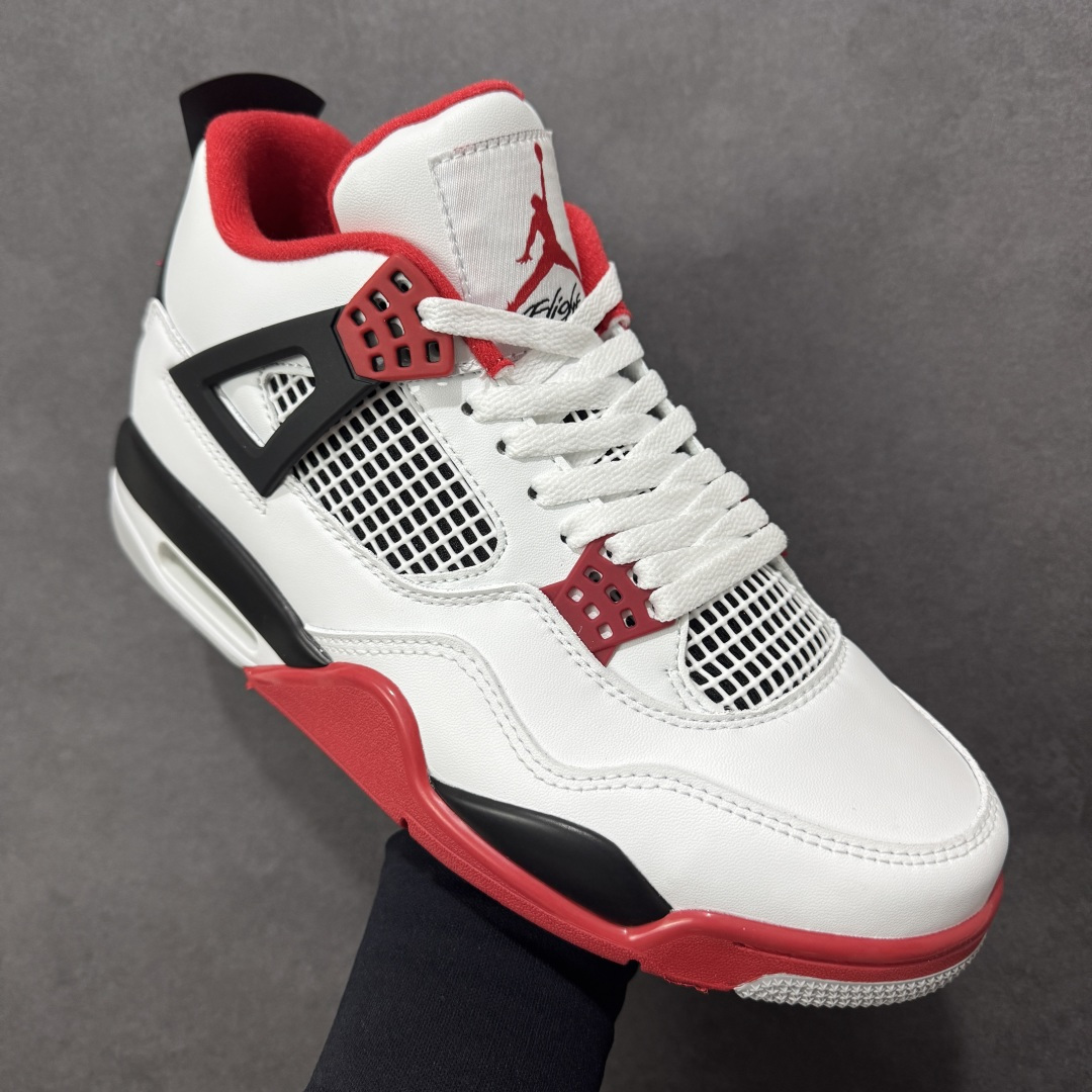 图片[3]-【公司级】Air Jordan 4 Retro \”Fire Red\” 白红复刻 AJ4 乔丹4代 aj4 乔4 白红 乔丹篮球鞋系列 鞋身采用白色皮革为主，辅以红色细节点缀，呈现出经典的芝加哥配色；搭配红色鞋带扣，简约又百搭；标志性鞋舌JJumpman Logo辅以红色点缀，提升奢华质感；白色的鞋带与黑色网状结构，十分完美；后跟Nike Swoosh Logo以红色呈现，最后以白黑中底搭配灰红橡胶外底及黑色迷你Nike Swoosh Logos完善整体设计收尾。 货号：DC7770-160 尺码：36～47B-选品中心