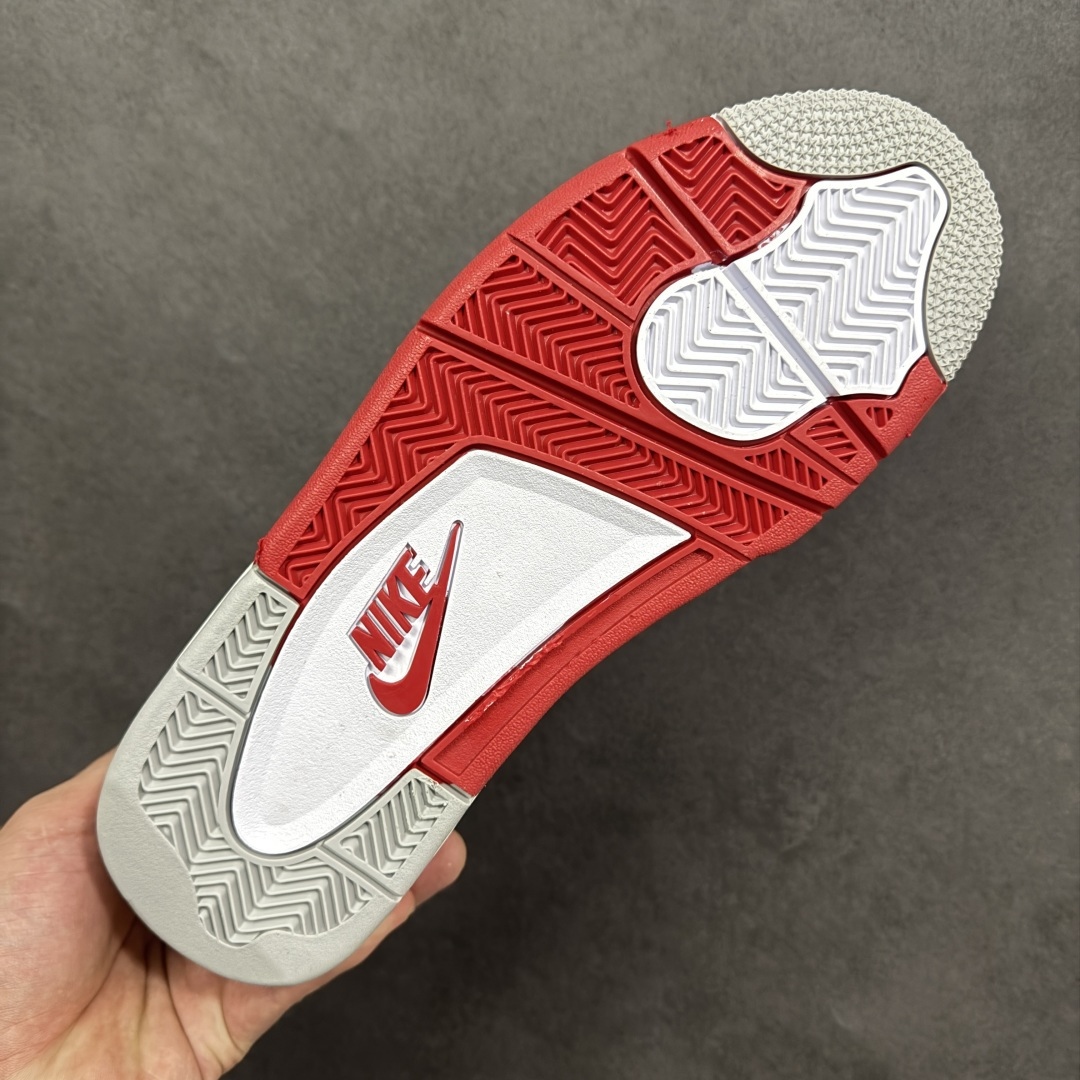 图片[9]-【公司级】Air Jordan 4 Retro \”Fire Red\” 白红复刻 AJ4 乔丹4代 aj4 乔4 白红 乔丹篮球鞋系列 鞋身采用白色皮革为主，辅以红色细节点缀，呈现出经典的芝加哥配色；搭配红色鞋带扣，简约又百搭；标志性鞋舌JJumpman Logo辅以红色点缀，提升奢华质感；白色的鞋带与黑色网状结构，十分完美；后跟Nike Swoosh Logo以红色呈现，最后以白黑中底搭配灰红橡胶外底及黑色迷你Nike Swoosh Logos完善整体设计收尾。 货号：DC7770-160 尺码：36～47B-选品中心