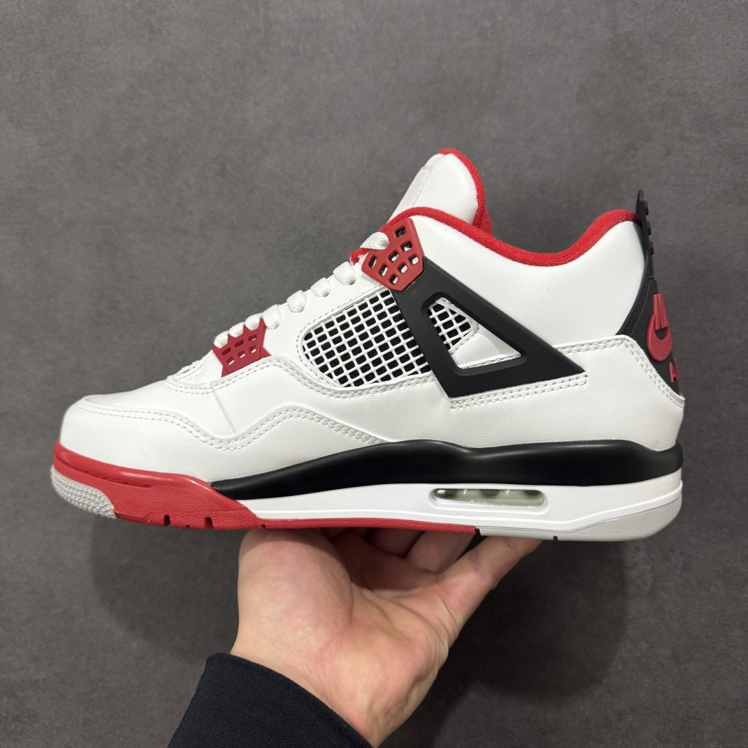 图片[2]-【公司级】Air Jordan 4 Retro \”Fire Red\” 白红复刻 AJ4 乔丹4代 aj4 乔4 白红 乔丹篮球鞋系列 鞋身采用白色皮革为主，辅以红色细节点缀，呈现出经典的芝加哥配色；搭配红色鞋带扣，简约又百搭；标志性鞋舌JJumpman Logo辅以红色点缀，提升奢华质感；白色的鞋带与黑色网状结构，十分完美；后跟Nike Swoosh Logo以红色呈现，最后以白黑中底搭配灰红橡胶外底及黑色迷你Nike Swoosh Logos完善整体设计收尾。 货号：DC7770-160 尺码：36～47B-选品中心