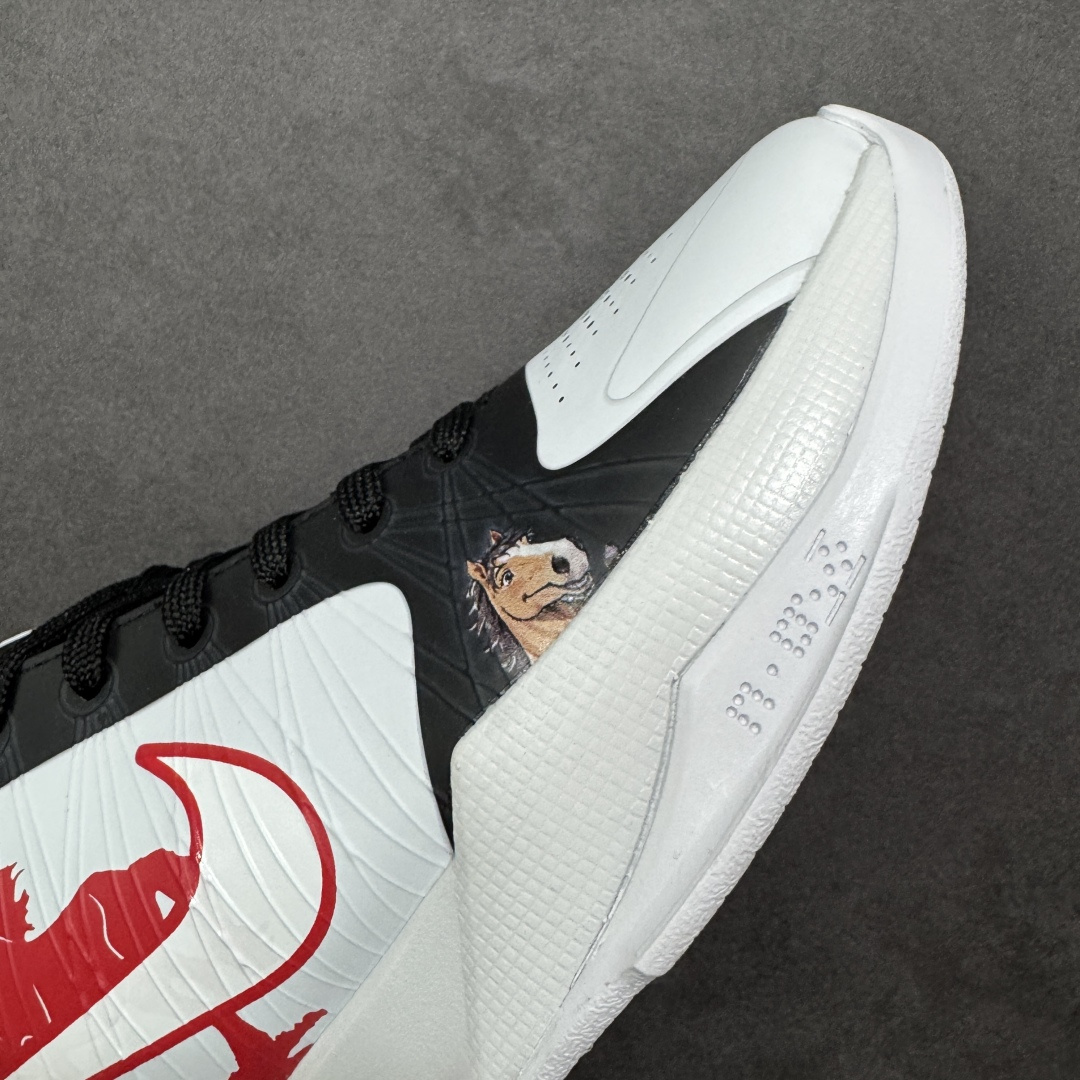 图片[5]-【定制版】纯原Nike Zoom Kobe V 马年限定 CNY新年款 耐克 科比5代系列 低帮复刻实战运动低帮文化篮球鞋 纯原版本 鞋头和鞋舌采用透气运动网布制成 采用更为挺拔的鞋口设计 为脚踝带来更佳的包裹与支撑感 侧面独特波纹纹理细节 打破了单调 赋予鞋子灵动与活力的视觉体验 货号：CD4991-863 尺码：38 38.5 39 40 40.5 41 42 42.5 43 44 45 46-选品中心