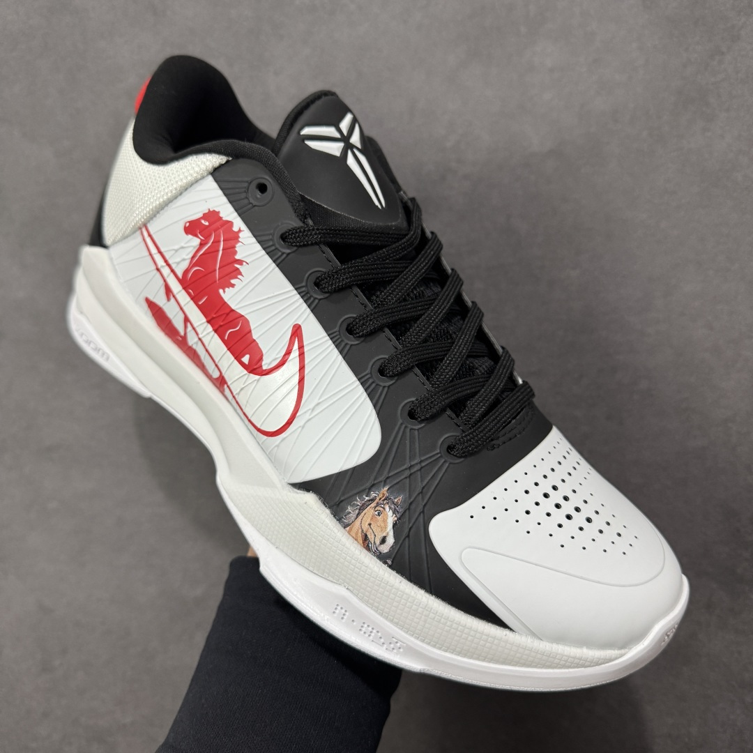 图片[3]-【定制版】纯原Nike Zoom Kobe V 马年限定 CNY新年款 耐克 科比5代系列 低帮复刻实战运动低帮文化篮球鞋 纯原版本 鞋头和鞋舌采用透气运动网布制成 采用更为挺拔的鞋口设计 为脚踝带来更佳的包裹与支撑感 侧面独特波纹纹理细节 打破了单调 赋予鞋子灵动与活力的视觉体验 货号：CD4991-863 尺码：38 38.5 39 40 40.5 41 42 42.5 43 44 45 46-选品中心