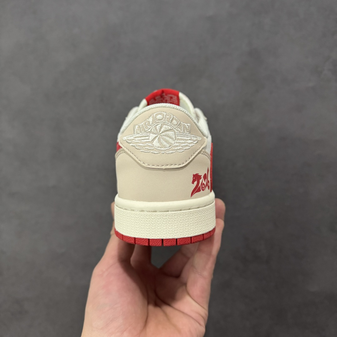图片[4]-【定制版】Air Jordan 1 Low AJ1 乔1 马年限定 高端定制 倒钩低帮复古篮球鞋  #定制皮料 原厂3D打印 定制鞋盒 原楦原纸板 纯正空军版型 内置全掌气垫 货号：ZH2598-901  尺码：36 36.5 37.5 38 38.5 39 40 40.5 41 42 42.5 43 44 44.5 45-选品中心