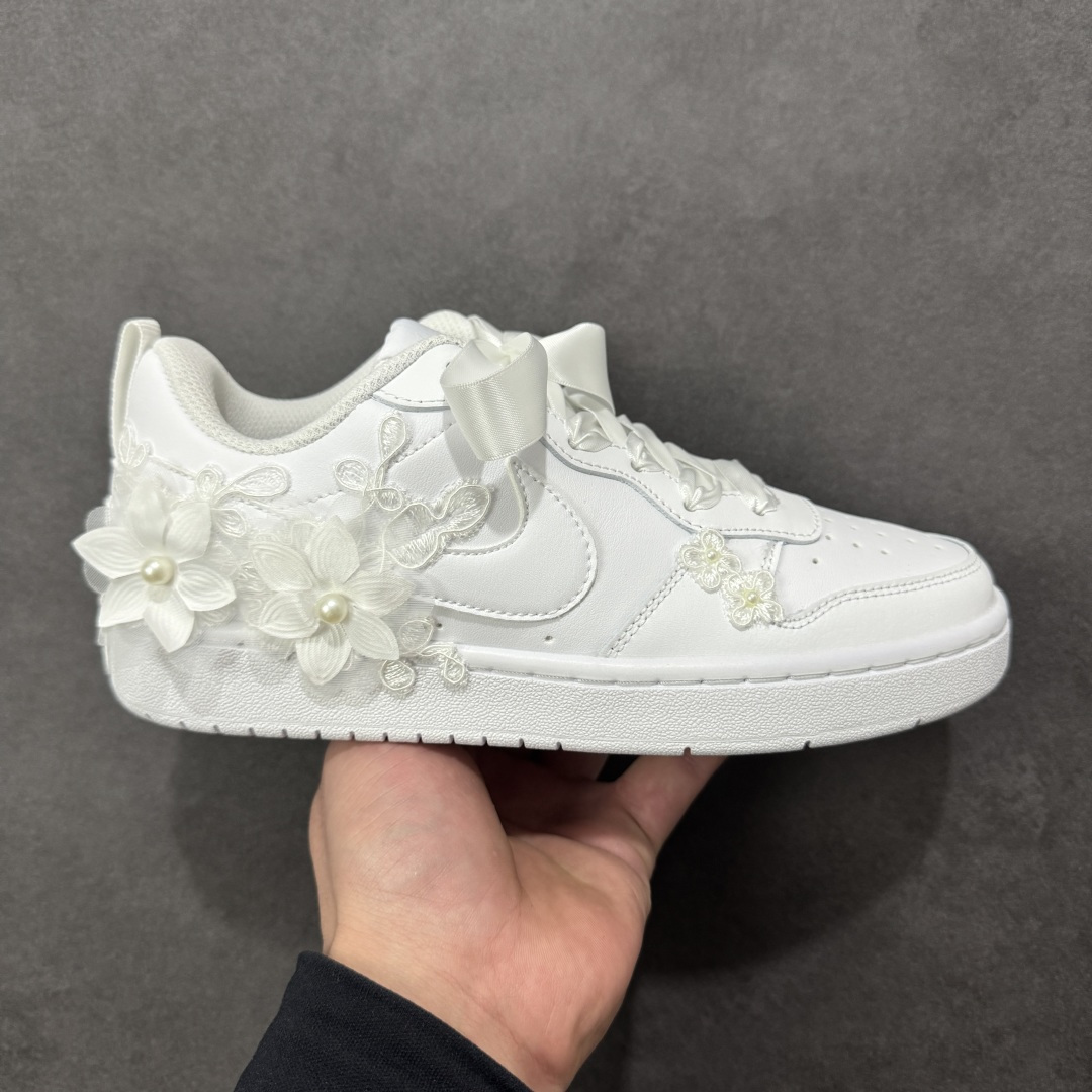 【公司级】Nike Court Borough 低帮百搭透气休闲运动板鞋 经典耐用的设计,兼顾舒适脚感和出众风范,演绎匠心之作。结构性的支撑贴合感结合复古篮球设计,塑就场外全明星风范。 货号:BQ5448-219 尺码:36-45带半码-选品中心