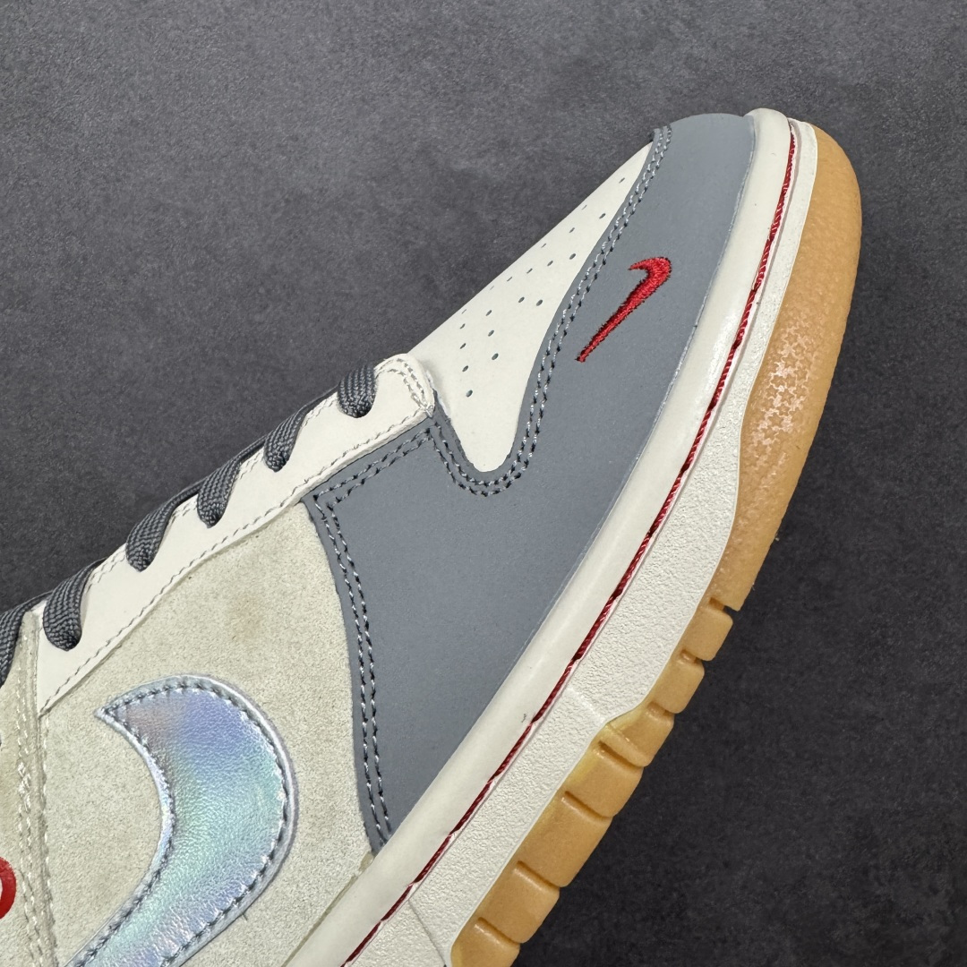 图片[5]-【定制版】Nike SB Dunk Low“马年限定——米灰银镭射” 高端私人定制 低帮休闲板鞋 定制鞋盒 大厂纯原品质出货 超高清洁度 皮料切割干净无任何毛边 细节完美 货号：NH0601-482 尺码：36 36.5 37.5 38 38.5 39 40 40.5 41 42 42.5 43 44 44.5 45-选品中心