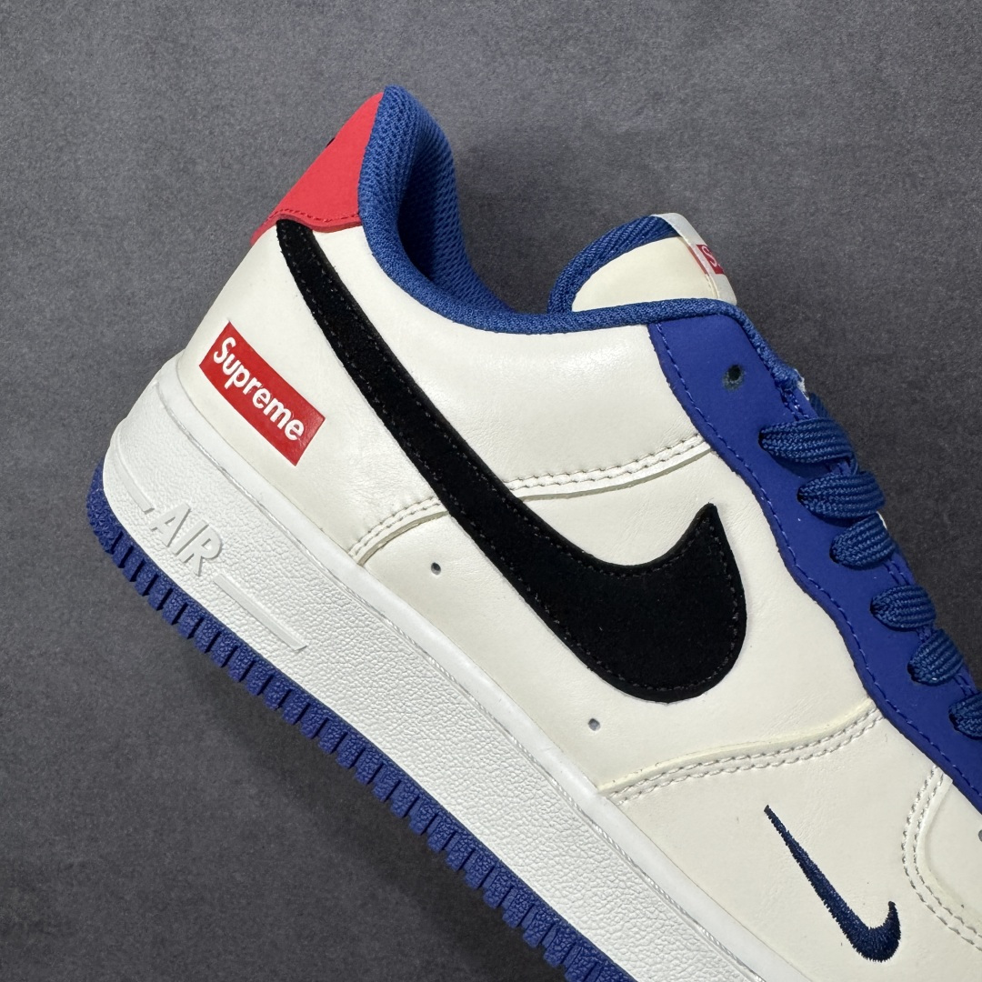 图片[6]-【定制版】NIke Air Force 1 \’07 Low “SUP联名–白蓝赤黑” 空军一号低帮 运动鞋 休闲鞋 折边针车 工艺难度大 原楦头原纸板 高端定制鞋盒 原厂鞋底 超高清洁度 细节完美 货号：CZ2959-100 尺码：36 36.5 37.5 38 38.5 39 40 40.5 41 42 42.5 43 44 44.5 45-选品中心