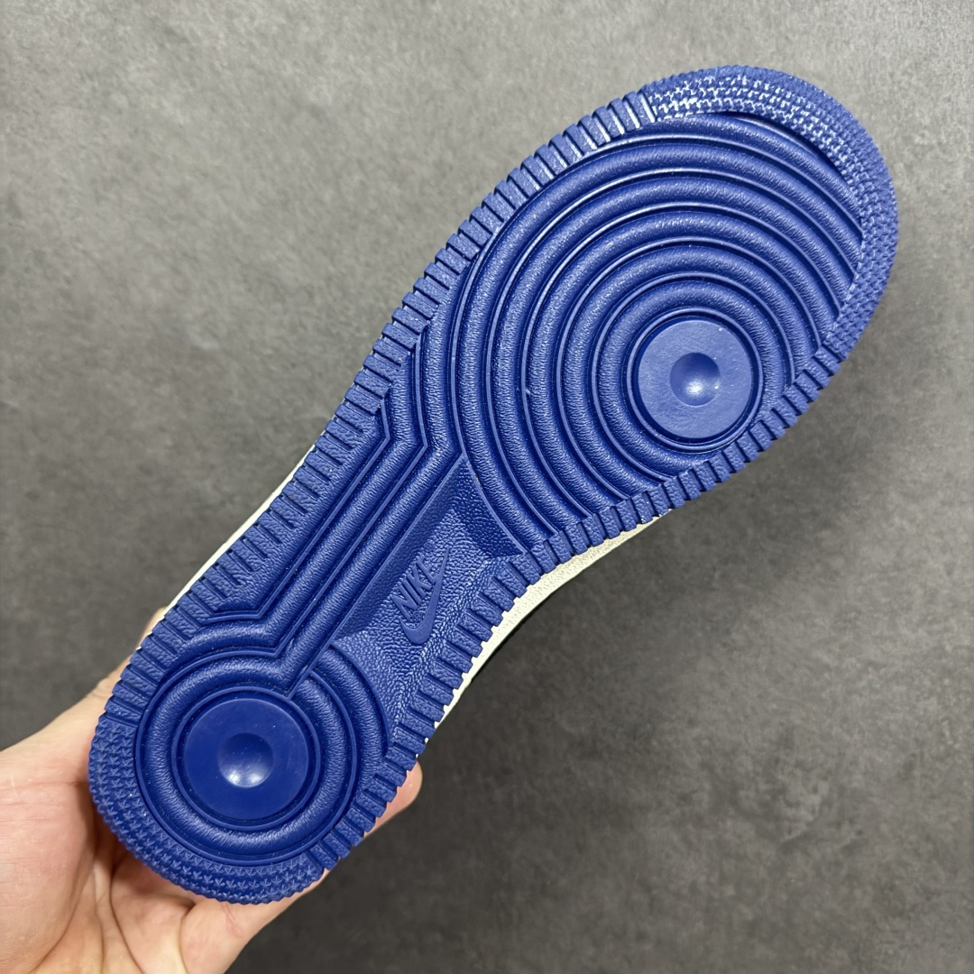 图片[9]-【定制版】NIke Air Force 1 \’07 Low “SUP联名–白蓝赤黑” 空军一号低帮 运动鞋 休闲鞋 折边针车 工艺难度大 原楦头原纸板 高端定制鞋盒 原厂鞋底 超高清洁度 细节完美 货号：CZ2959-100 尺码：36 36.5 37.5 38 38.5 39 40 40.5 41 42 42.5 43 44 44.5 45-选品中心