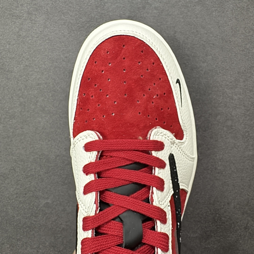 图片[8]-【定制版】Travis Scott x Fragment Design x Air Jordan 1 Low OG SP AJ1 乔1马年限定 白红泼墨 低帮文化休闲板鞋  #多方联名合作融合了Travis Scott 独特的音乐风格，藤原浩个性的设计风格以及Jordan品牌的经典元素 使其成为一双具有独特身份和价值的鞋子 清新而立体的外观加上联名标识更突出了其独特身份 这种配色方案显示出活力和时尚感 在视觉上引人注目 鞋身的质感和细腻的细节处理使其显得高端而格调十足 这款“倒钩”联名是设计与创意完美结合 融合多方的个性风格是一款备受瞩目的潮流鞋款 货号：DZ2688-118  尺码：36 36.5 37.5 38 38.5 39 40 40.5 41 42 42.5 43 44 44.5 45-选品中心