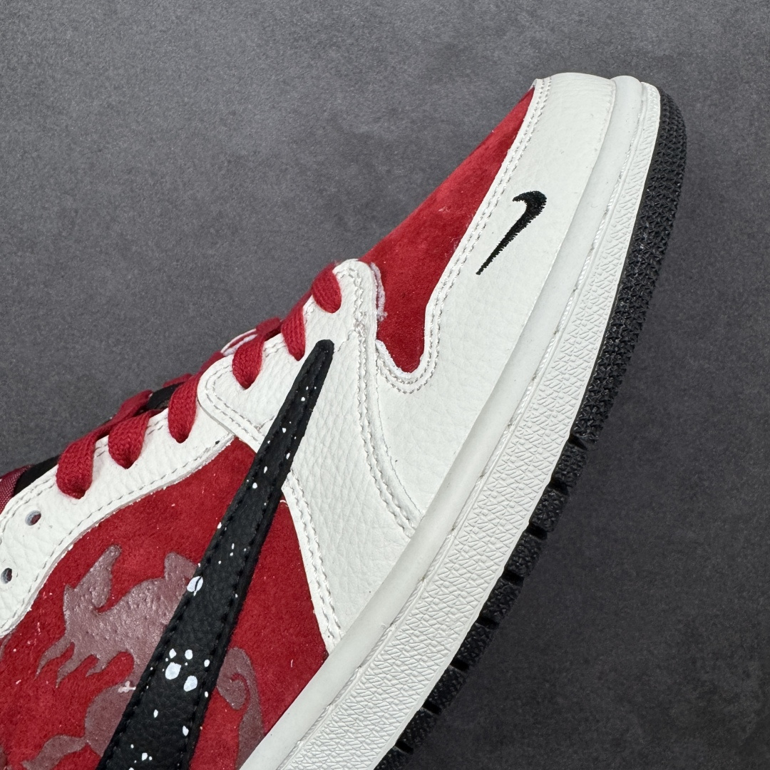 图片[5]-【定制版】Travis Scott x Fragment Design x Air Jordan 1 Low OG SP AJ1 乔1马年限定 白红泼墨 低帮文化休闲板鞋  #多方联名合作融合了Travis Scott 独特的音乐风格，藤原浩个性的设计风格以及Jordan品牌的经典元素 使其成为一双具有独特身份和价值的鞋子 清新而立体的外观加上联名标识更突出了其独特身份 这种配色方案显示出活力和时尚感 在视觉上引人注目 鞋身的质感和细腻的细节处理使其显得高端而格调十足 这款“倒钩”联名是设计与创意完美结合 融合多方的个性风格是一款备受瞩目的潮流鞋款 货号：DZ2688-118  尺码：36 36.5 37.5 38 38.5 39 40 40.5 41 42 42.5 43 44 44.5 45-选品中心