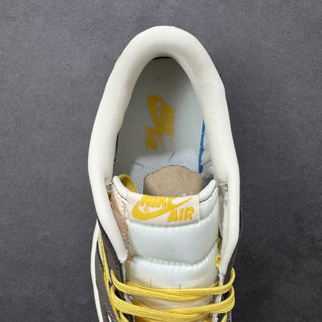 图片[7]-【定制版】Travis Scott x Fragment Design x Air Jordan 1 Low OG SP AJ1 乔1马年限定 低帮文化休闲板鞋  #多方联名合作融合了Travis Scott 独特的音乐风格，藤原浩个性的设计风格以及Jordan品牌的经典元素 使其成为一双具有独特身份和价值的鞋子 清新而立体的外观加上联名标识更突出了其独特身份 这种配色方案显示出活力和时尚感 在视觉上引人注目 鞋身的质感和细腻的细节处理使其显得高端而格调十足 这款“倒钩”联名是设计与创意完美结合 融合多方的个性风格是一款备受瞩目的潮流鞋款 货号：XD1979-005  尺码：36 36.5 37.5 38 38.5 39 40 40.5 41 42 42.5 43 44 44.5 45-选品中心