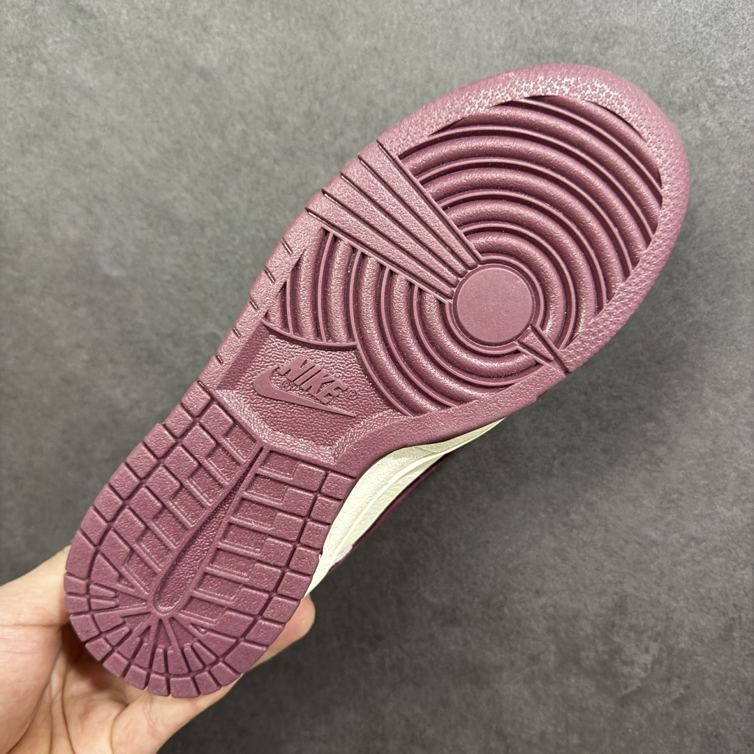 图片[9]-【定制版】Nike SB Dunk Low 马年限定 猪八红北面 年高端定制 低帮休闲板鞋 DN3168-016  #定制鞋盒 大厂纯原品质出货 超高清洁度 皮料切割干净无任何毛边 细节完美  尺码：36 36.5 37.5 38 38.5 39 40 40.5 41 42 42.5 43 44 44.5 45-选品中心