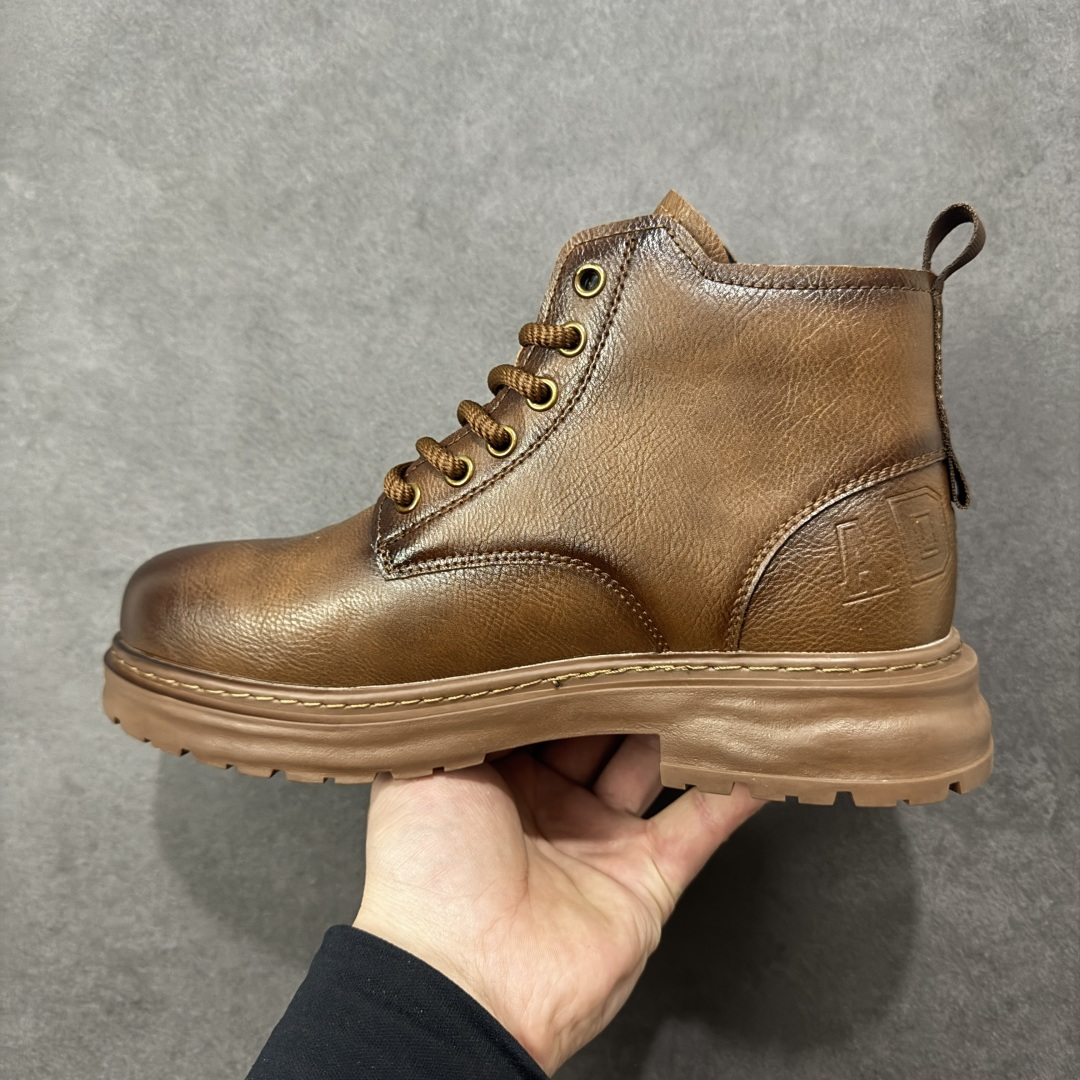 图片[2]-【广东纯原版】Timberland添柏岚/天伯伦 经典款 25ss新款中帮 经典再造 广东大厂出品 全新工艺升级 秋冬新款 原盒原包装 面料采用意大利🇮🇹进口手抓牛皮 搭配防臭防腐真皮乳胶鞋垫 给您完美的穿着体验 质量考究耐穿 型男必备 专治不帅 高品质脚感一流 全套官网统一包装 今年冬季防寒户外专用 日常随意搭配 货号： TB998971216 尺码：39 40 41 42 43 44-选品中心