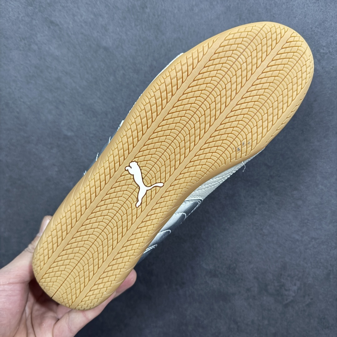 图片[9]-【公司级】Puma Speedcet OG 彪马低帮复古运动休闲赛车跑鞋 以趣味十足又前卫复古的设计引领潮流，将赛道精神融入街头时尚，开启前卫竞速之旅。融入经典配色，主打前卫复古风。鞋款的鞋侧以复古的流线造型，缀以经典Logo，巧妙吸睛；麂皮+网眼融合舒适鞋面，赋予了独特的个性美学，演绎赛车的无尽能量。 货号：406881-02 尺码：35.5-45-选品中心