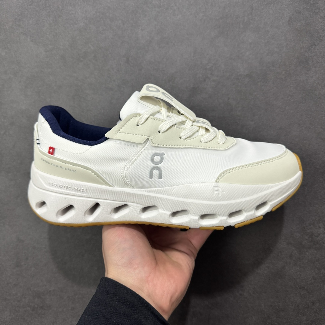 【公司级】On 昂跑 Cloudsurfer 训练型缓震 防滑透气 低帮轻量跑步鞋 厚底增高运动老爹鞋。On昂跑Cloudsurfer的中底 ,采用了全新的CloudTec Phase中底科技,相对于之前相对轻薄的中底,CloudTec Phase中底更为厚软,能够提高更舒适的脚感和更强的缓震能力。 类型:男女鞋 尺码:36-45-选品中心