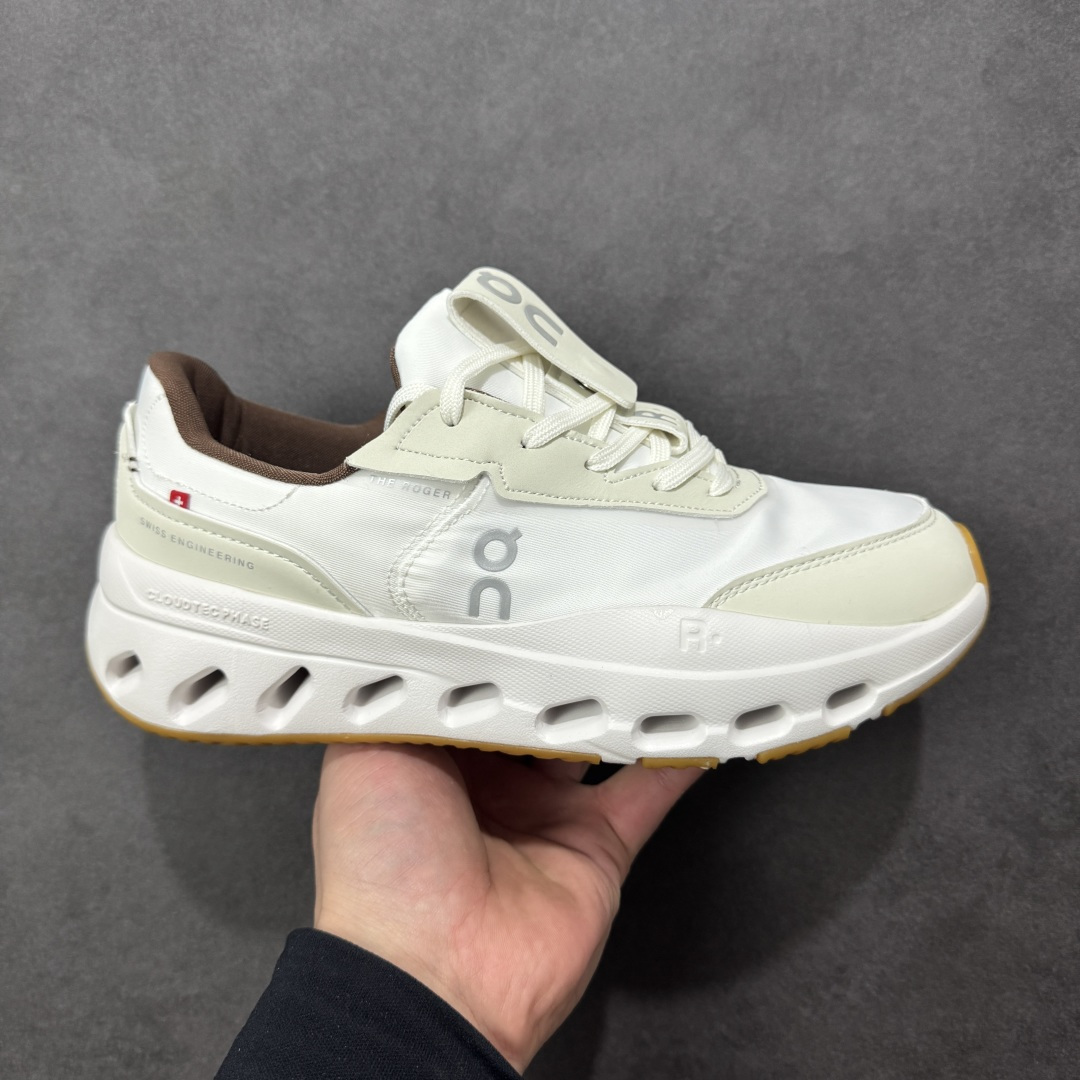 【公司级】On 昂跑 Cloudsurfer 训练型缓震 防滑透气 低帮轻量跑步鞋 厚底增高运动老爹鞋。On昂跑Cloudsurfer的中底 ,采用了全新的CloudTec Phase中底科技,相对于之前相对轻薄的中底,CloudTec Phase中底更为厚软,能够提高更舒适的脚感和更强的缓震能力。 类型:男女鞋 尺码:36-45-选品中心