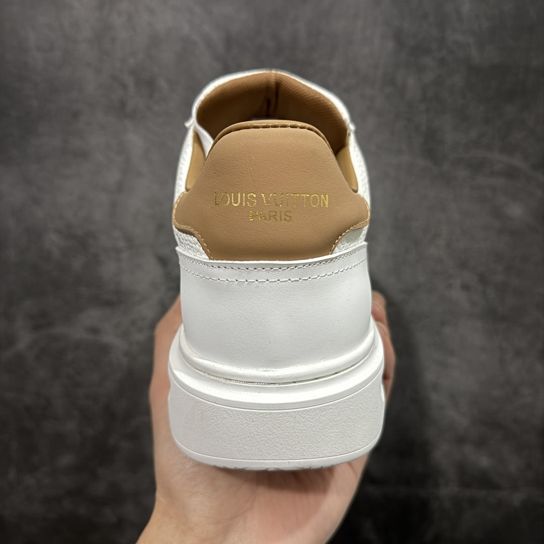 图片[4]-【YS版】LV 舒畅 低帮板鞋 Logo鞋面 法国顶级高奢品牌·路易威登LOUIS VUITTON Beverly Hills 皮革 系带 时尚板鞋 男款 舒畅系列配件抽屉礼盒 防尘布袋 身份卡 小票 采用软质粒面头层牛革拼接制成鞋面材质 高密度电脑车线工艺 小牛真皮内里贴附PU超软脚感乳胶鞋垫 外置隔色厚实橡胶大底  尺码：40 41 42 43 44 45-选品中心