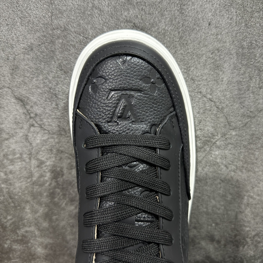 图片[5]-【YS版】LV 舒畅 低帮板鞋 Logo鞋面 法国顶级高奢品牌·路易威登LOUIS VUITTON Beverly Hills 皮革 系带 时尚板鞋 男款 舒畅系列配件抽屉礼盒 防尘布袋 身份卡 小票 采用软质粒面头层牛革拼接制成鞋面材质 高密度电脑车线工艺 小牛真皮内里贴附PU超软脚感乳胶鞋垫 外置隔色厚实橡胶大底  尺码：40 41 42 43 44 45-选品中心