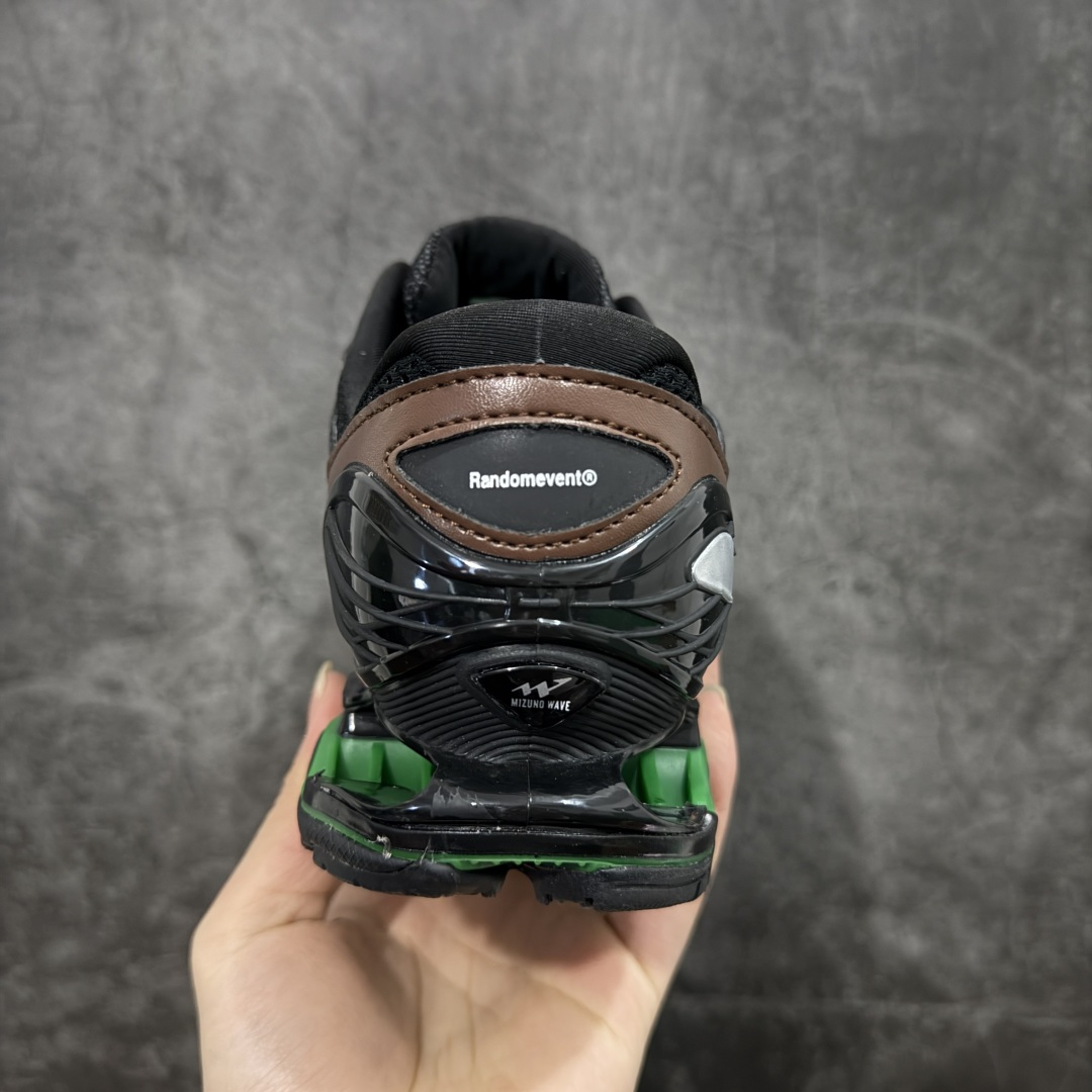 图片[4]-【纯原版】Mizuno 美津侬 WAVE PROPHECY 14S 复古时尚休闲舒适运动跑步鞋 美津浓WAVE机械缓震 可以说是机械缓震跑鞋科技的翘楚有着非凡的适应性，有着充分而持久的缓震能力和轻量化设计，是一双可以陪伴我们日常训练甚至是半马比赛的跑鞋，无论是“跑步初哥”还是“精英老鸟”，只要不是比较夸张的大体重人群，都可以穿着WAVE RIDER 来跑步。如果你不知道跑步穿什么鞋，不知道给别人推荐什么鞋，那么选“美津浓 ” 尺码：36-45-选品中心