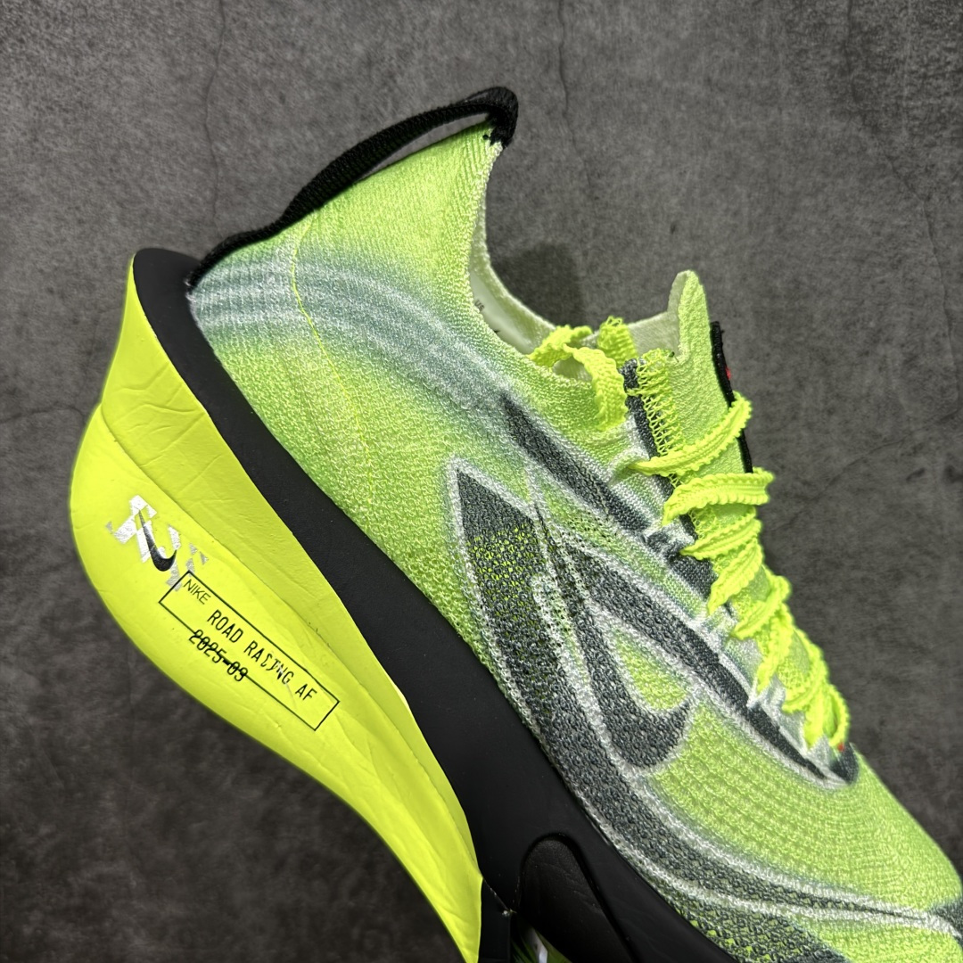 图片[7]-【碳科技纯原】Nk Zoom AlphaFly Next% 4 阿尔法飞行4代 2025年全新超级马拉松全掌碳板跑鞋 IM8066-999  市场顶级版本 跑鞋第一梯队 专业跑鞋‼️ 原标原盒 全掌真碳版 真Zoom X气垫 配件齐 有配正确配套防尘布袋 真材实料 假一赔十‼️ 正确大底刷漆（鞋底部分黑色刷漆有裂纹） 鞋款搭载两个Airzoom缓震配置，全掌型碳纤维板，缔造出色推进感；中底ZoomX 泡绵从后跟延伸至鞋头，超强回弹性 💪🏻 空气动力学造型则依然保留。前掌采用镂空设计，让鞋底的碳板配置得以可视化 造型更具未来感。   尺码：36 36.5 37.5 38 38.5 39 40 40.5 41 42 42.5 43 44 44.5 45-选品中心