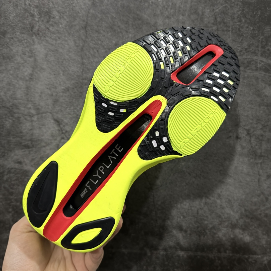 图片[9]-【碳科技纯原】Nk Zoom AlphaFly Next% 4 阿尔法飞行4代 2025年全新超级马拉松全掌碳板跑鞋 IM8066-999  市场顶级版本 跑鞋第一梯队 专业跑鞋‼️ 原标原盒 全掌真碳版 真Zoom X气垫 配件齐 有配正确配套防尘布袋 真材实料 假一赔十‼️ 正确大底刷漆（鞋底部分黑色刷漆有裂纹） 鞋款搭载两个Airzoom缓震配置，全掌型碳纤维板，缔造出色推进感；中底ZoomX 泡绵从后跟延伸至鞋头，超强回弹性 💪🏻 空气动力学造型则依然保留。前掌采用镂空设计，让鞋底的碳板配置得以可视化 造型更具未来感。   尺码：36 36.5 37.5 38 38.5 39 40 40.5 41 42 42.5 43 44 44.5 45-选品中心