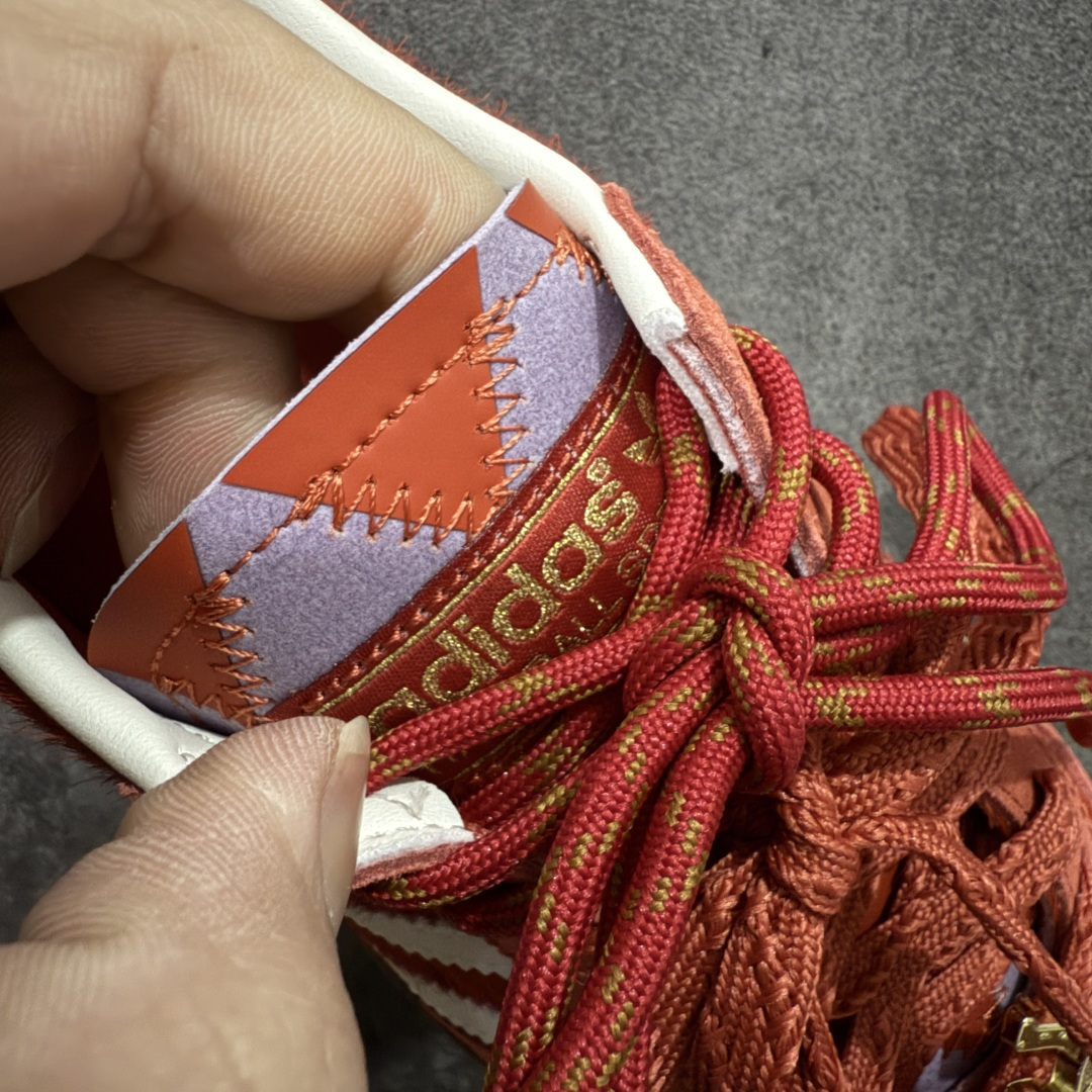 图片[6]-【渠道纯原版】Adidas Handball Spezial 阿迪达斯经典款牛皮复古休闲板鞋 马毛马年限定 红白 KJ6299 市场最高还原版本 完美细节对比原版 原厂原档案开发出品 皮料切割干净无任何毛边 鞋型细节完美 超高清洁度 市场最高版本 尺码：35.5 36 36.5 37 38 38.5 39 40 40.5 41 42 42.5 43 44 44.5 45-选品中心