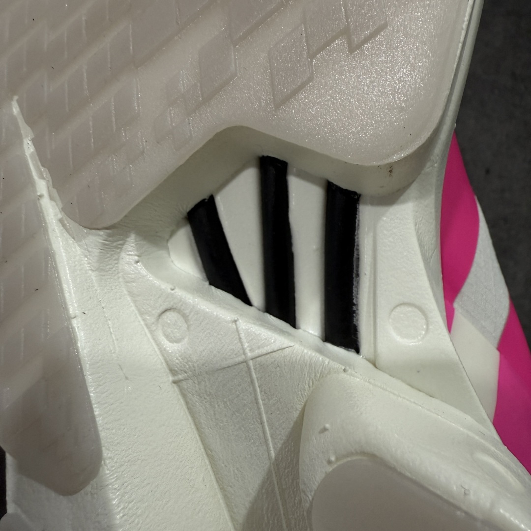 图片[10]-【NO.1纯原】Adidas Adizero Adios Pro 4 M竞训跑步鞋 马拉松北京限定 KJ3873 市场独一档品质 区别所有版本 原鞋购入开发数月 原材料 原档案打造 细节版型一比一 独立双层组合底私模. 搭配ENERGYRODS 2.0真碳柱，每一步都动力满满 鞋面用的是Lightlock技术，轻透又贴合，就像给脚定制的一样。 中底是全掌Lightstrike Pro泡棉，软弹感超绝 真正一比一还原真实脚感💪🏻 尺码：36 36.5 37 38 38.5 39 40 40.5 41 42 42.5 43 44 44.5 45 46-选品中心