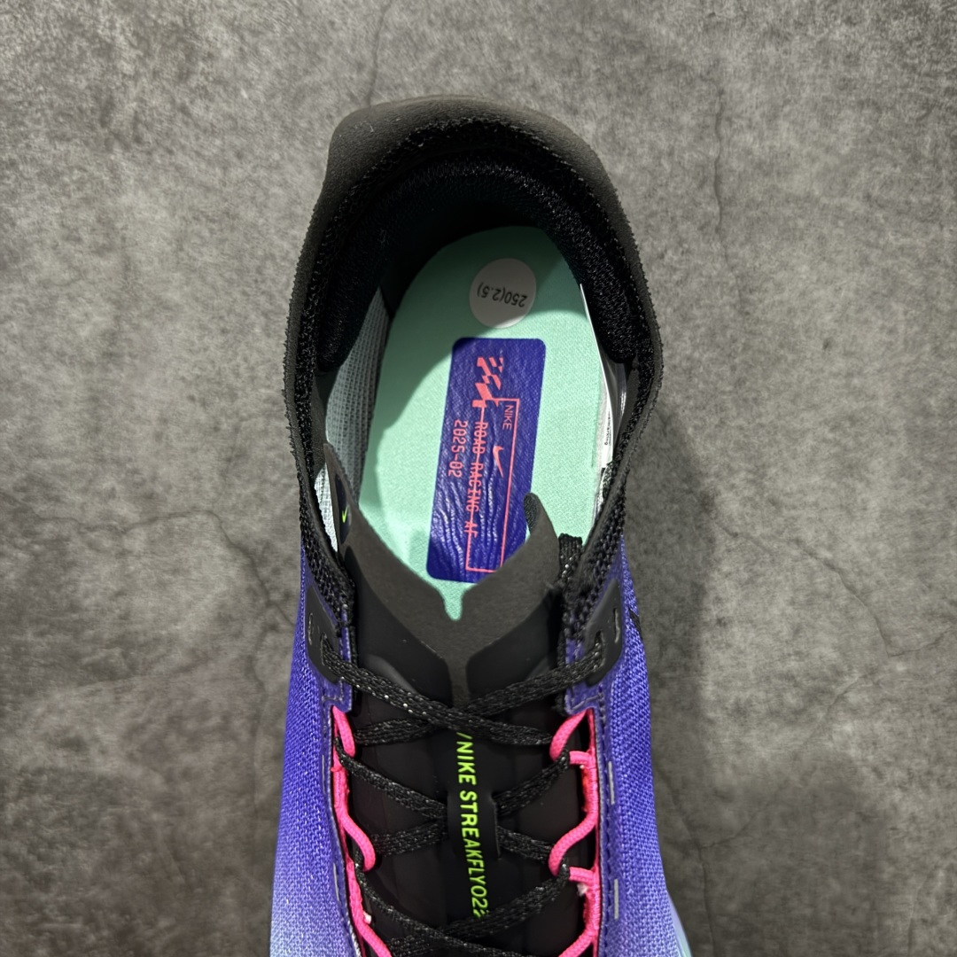图片[8]-【碳科技纯原】耐克Nike ZoomX Streakfly 2 疾驰者2代系列低帮竞速轻质缓震透气休闲运动跑步鞋“ 市场顶级版本 跑鞋第一梯队 专业跑鞋‼️ 原标原盒 全掌真碳版 真Zoom X气垫 超薄针织鞋面 柔软缓震，nike Streakfly 2是一款专为短距离竞速设计的高性能跑鞋。日常穿着也是非常舒适，单只42码仅重126克，比前代减轻40克，接近田径钉鞋的轻盈感，适合追求速度的跑者。搭载全掌Flyplate碳纤维板，提供强劲推进力，配合ZoomX泡棉中底，能量回馈出色，滚动感顺滑。外底采用轻薄橡胶材质，抓地力出色，湿滑路面也能稳定发挥。工程精制网眼鞋面，透气性极佳，贴合脚部轮廓，减少闷热感。ZoomX泡棉中底兼顾缓震与回弹，适合短距离快速奔跑。Nike Streakfly 2是为追求速度的精英跑者或短距离竞速爱好者设计的高性能跑鞋，其轻盈、响应迅速的特点使其成为短距离比赛和训练的理想选择 货号： IO9567-400 尺码： 36 36.5 37.5 38 38.5 39 40 40.5 41 42 42.5 43 44 45 46-选品中心